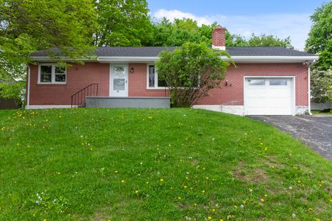 24 Manning Street New Fairfield CT 06812