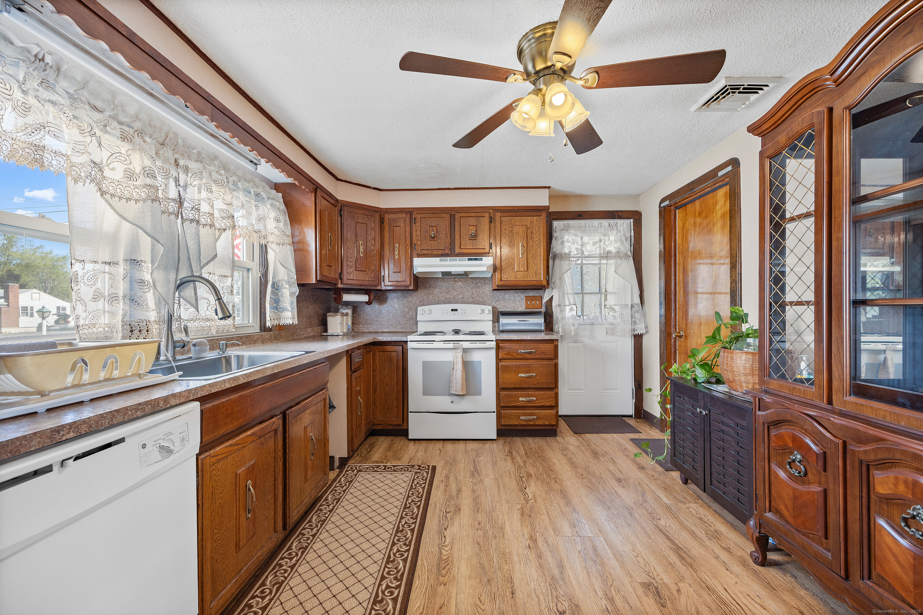 1111 Windsor Avenue, Windsor, Connecticut image 6