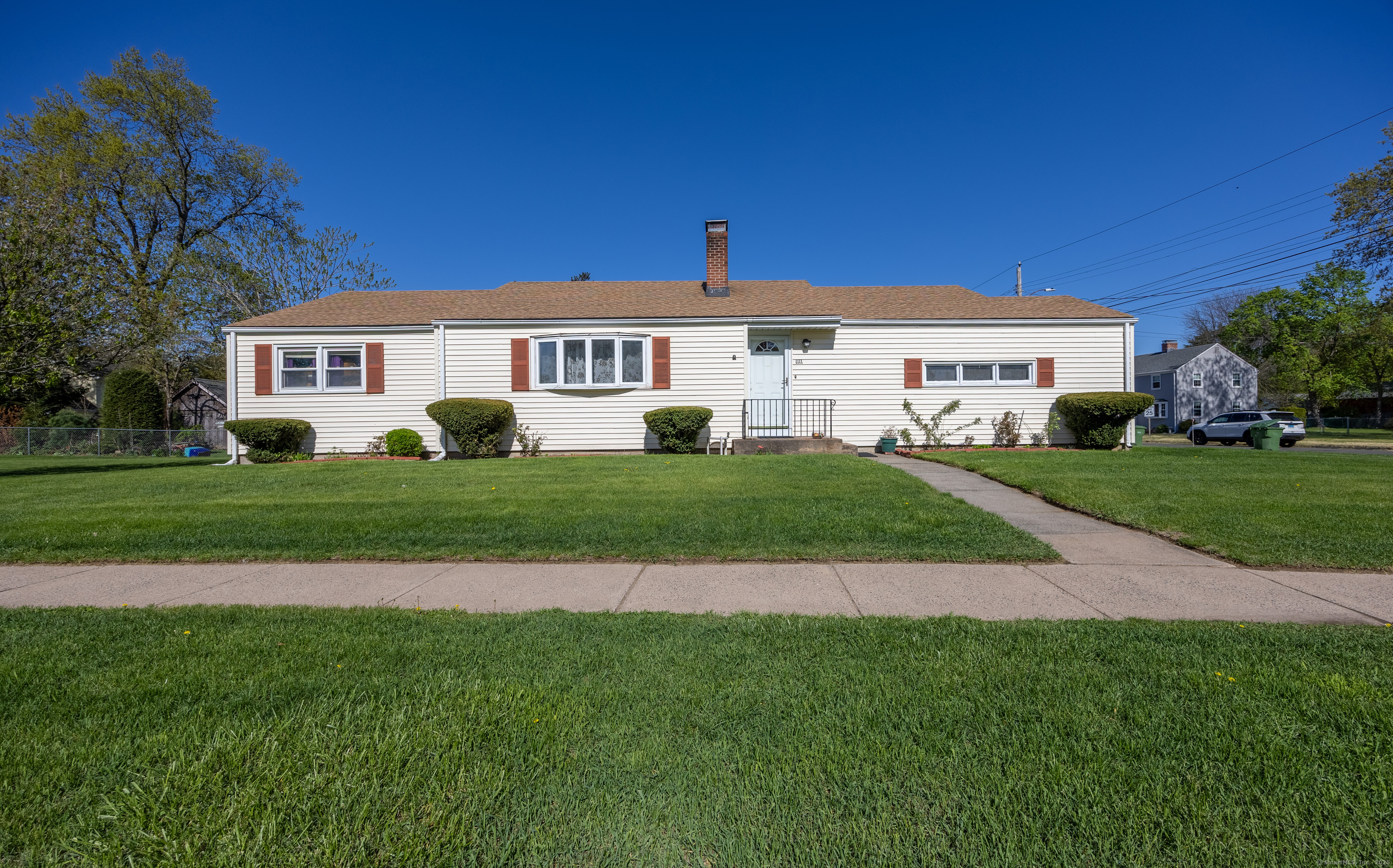Property for Sale at Windsor Avenue, Windsor, Connecticut - Bedrooms: 3 
Bathrooms: 1 
Rooms: 7  - $299,900