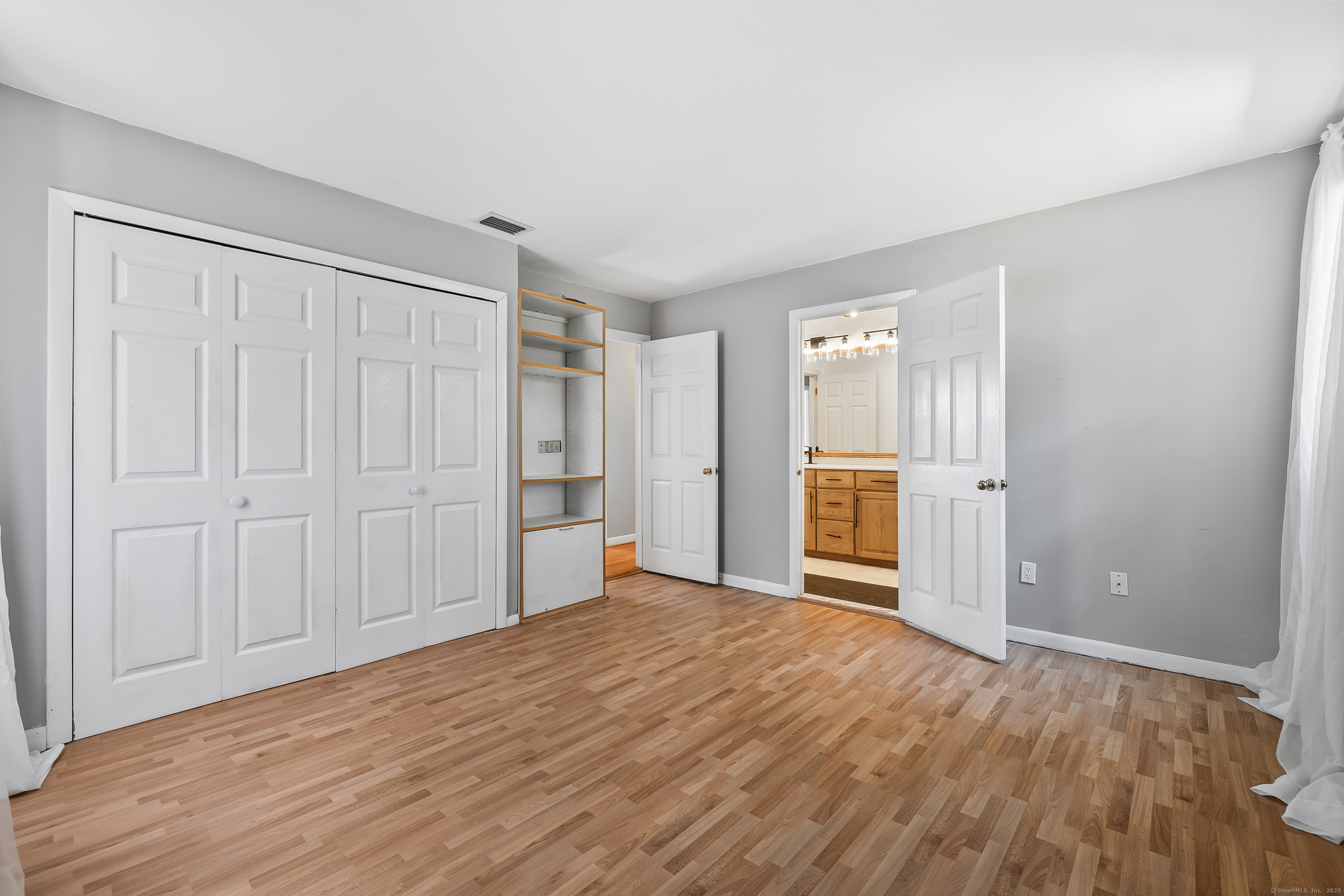 Granby, Connecticut 06035, United States, 3 Bedrooms Bedrooms, ,2 BathroomsBathrooms,Residential,Pending,212948