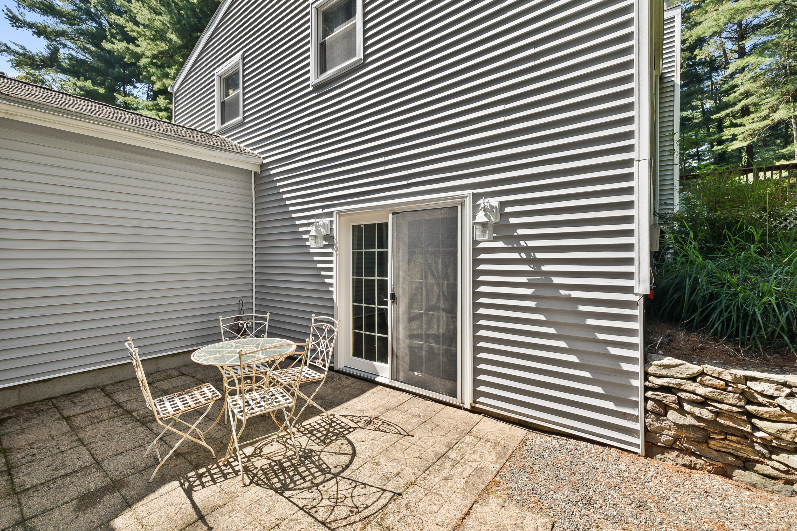 Granby, Connecticut 06035, United States, 3 Bedrooms Bedrooms, ,2 BathroomsBathrooms,Residential,Pending,212948