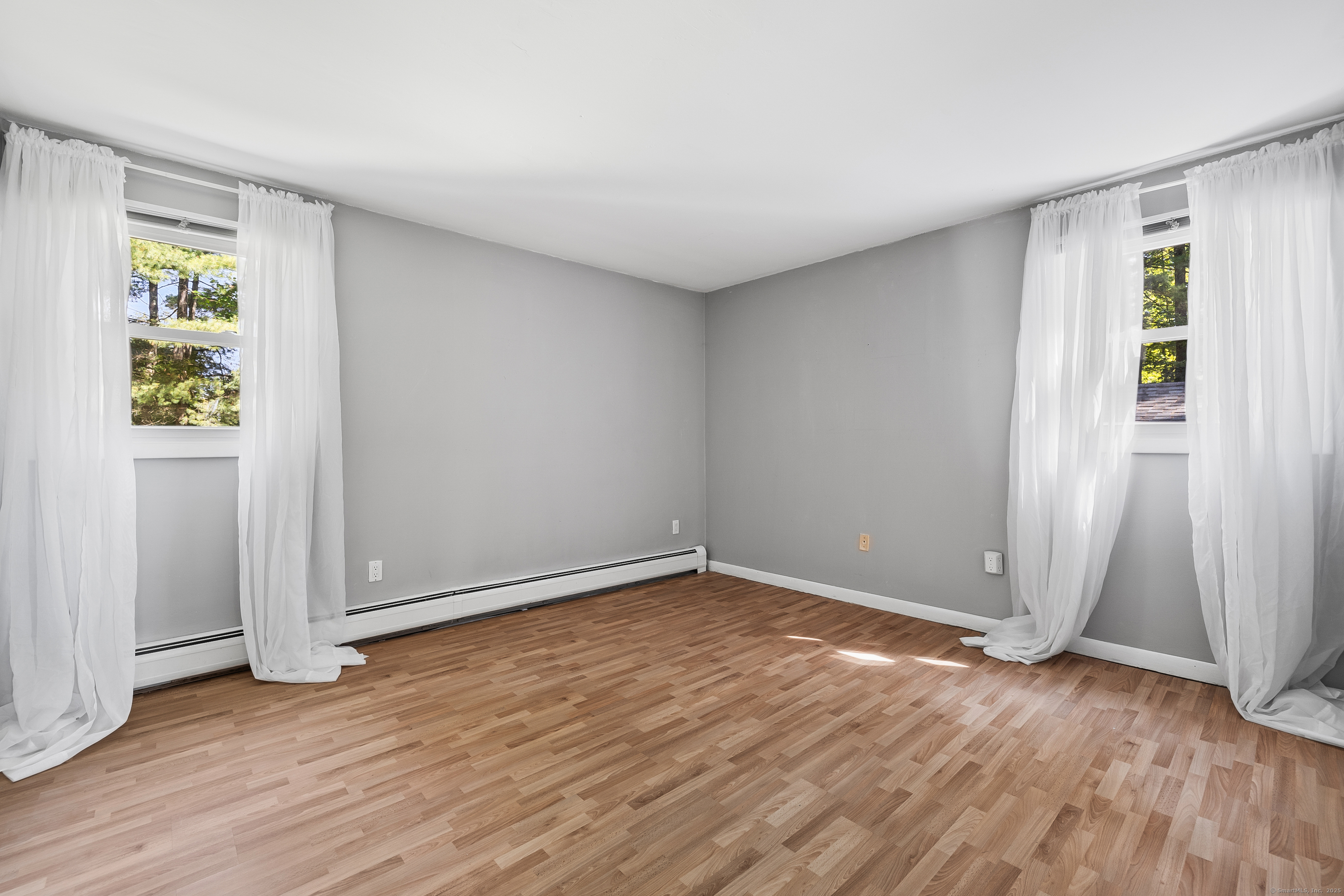 Granby, Connecticut 06035, United States, 3 Bedrooms Bedrooms, ,2 BathroomsBathrooms,Residential,Pending,212948