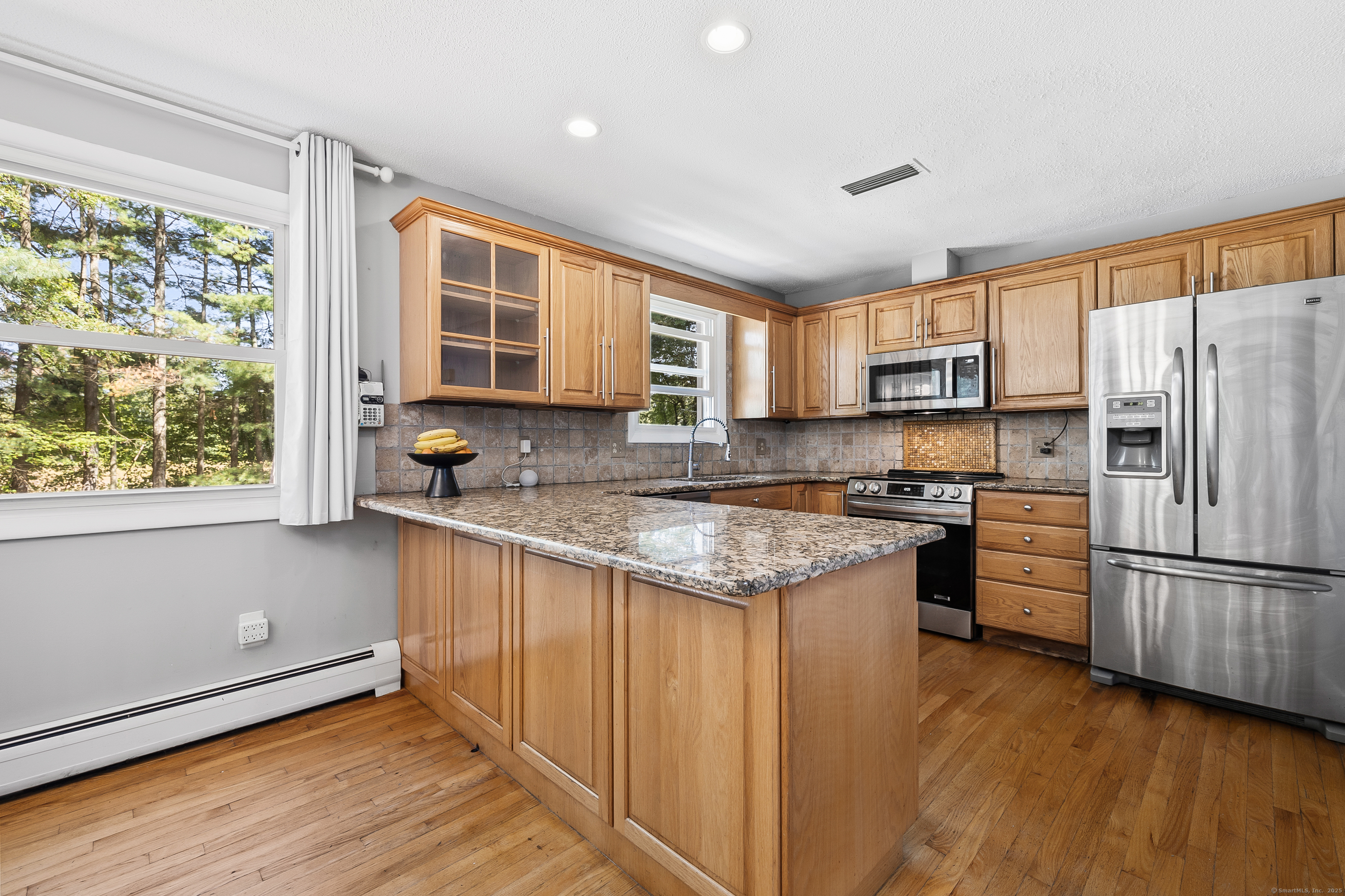 Granby, Connecticut 06035, United States, 3 Bedrooms Bedrooms, ,2 BathroomsBathrooms,Residential,Pending,212948