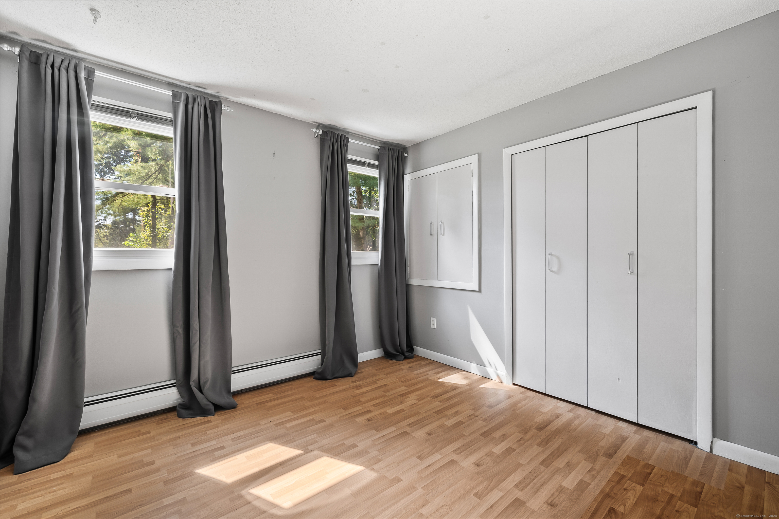 Granby, Connecticut 06035, United States, 3 Bedrooms Bedrooms, ,2 BathroomsBathrooms,Residential,Pending,212948