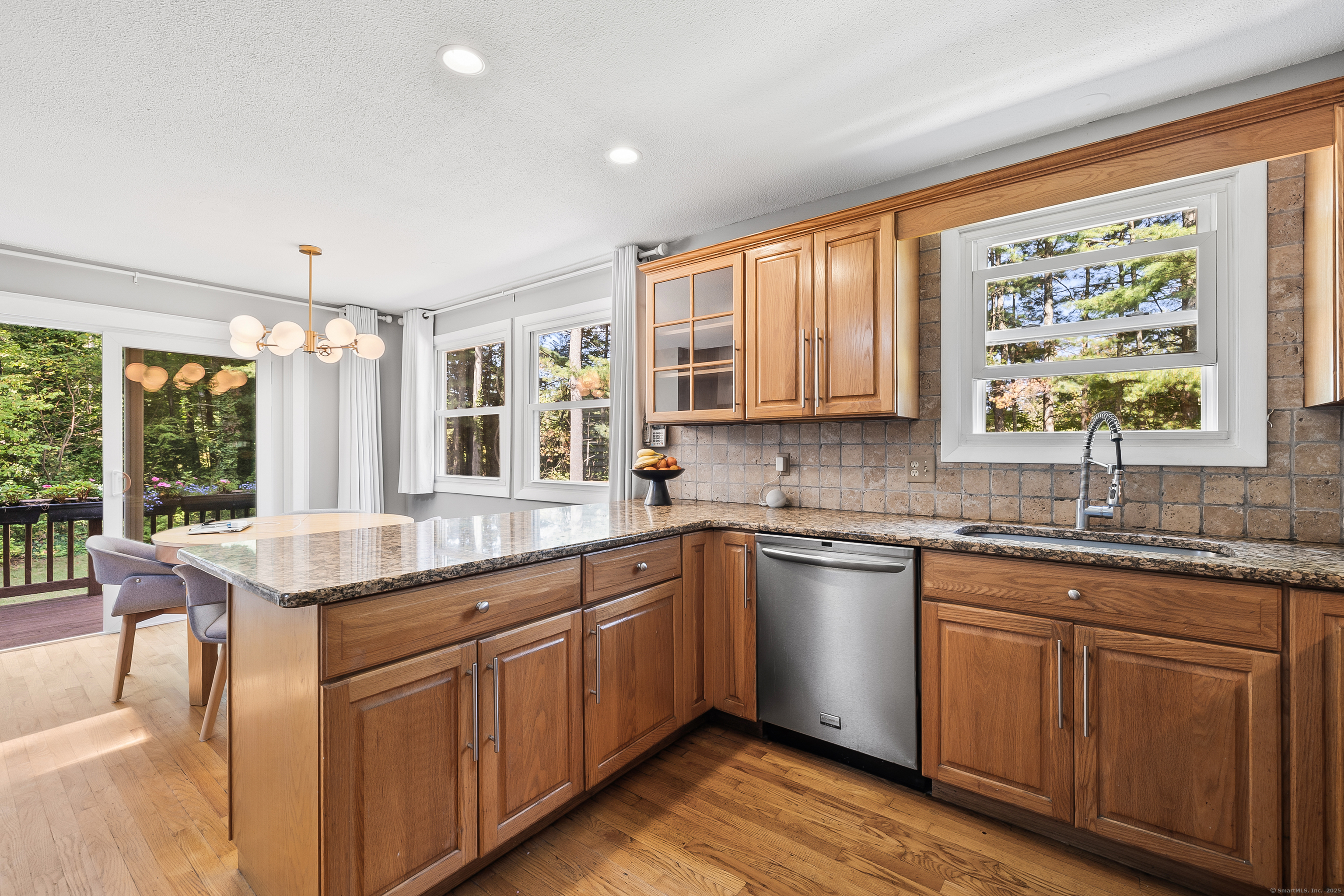 Granby, Connecticut 06035, United States, 3 Bedrooms Bedrooms, ,2 BathroomsBathrooms,Residential,Pending,212948