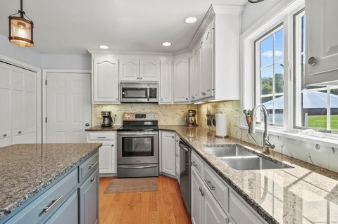 Tiny photo for 25 Suzy Court, Meriden, CT 06451 (MLS # 24135303)