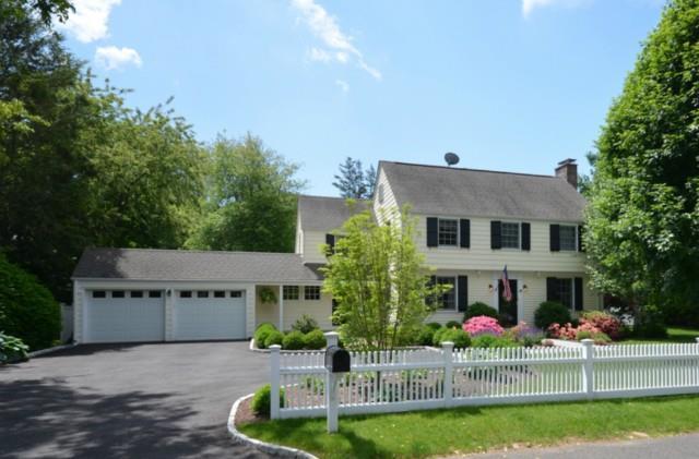 Photo 1 of 14 Clock Avenue, Darien, Connecticut, $1,725,000, Web #: 99067908