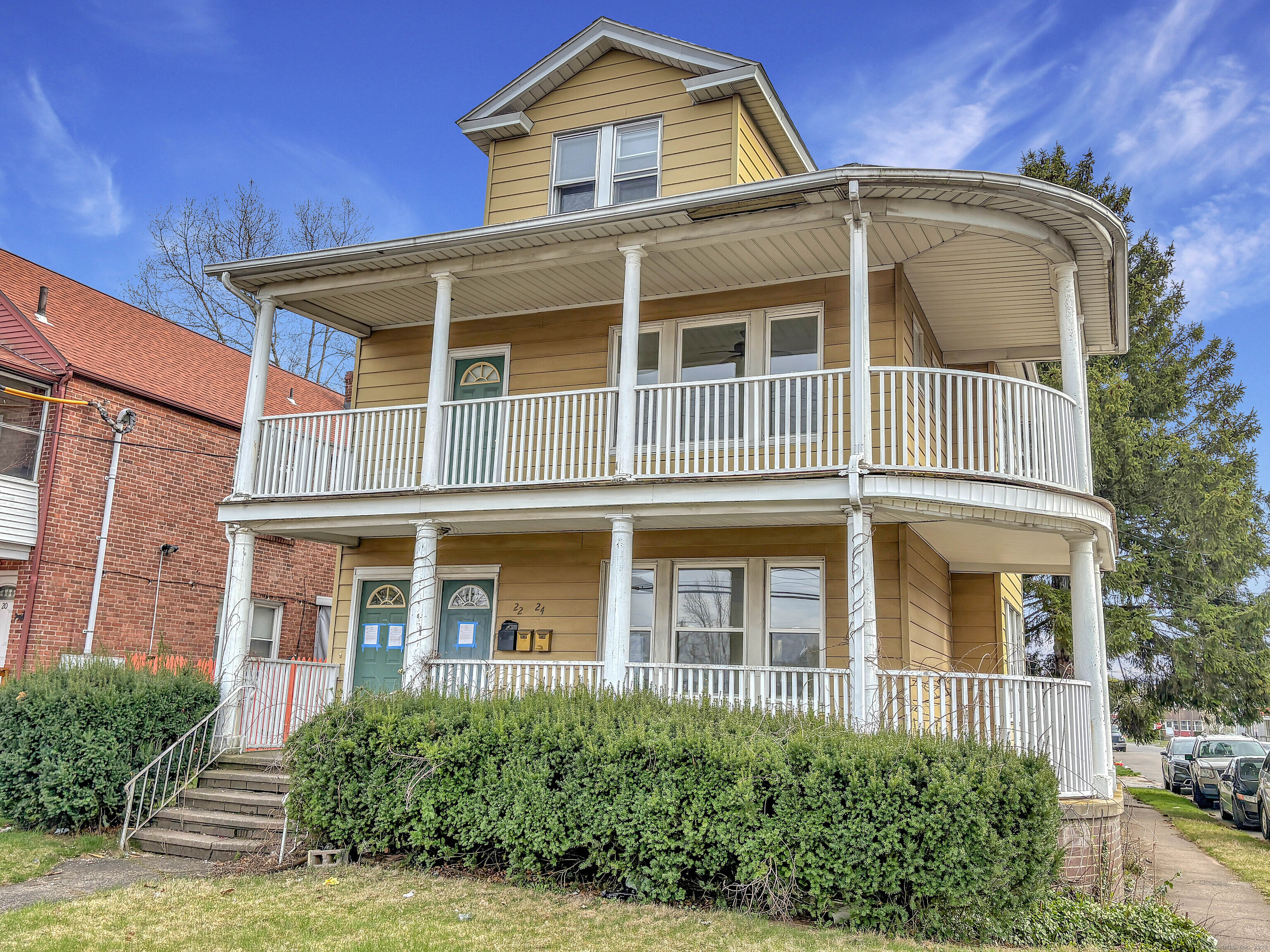 Property for Sale at Helen Street, Hamden, Connecticut - Bedrooms: 6 
Bathrooms: 3 
Rooms: 14  - $307,400