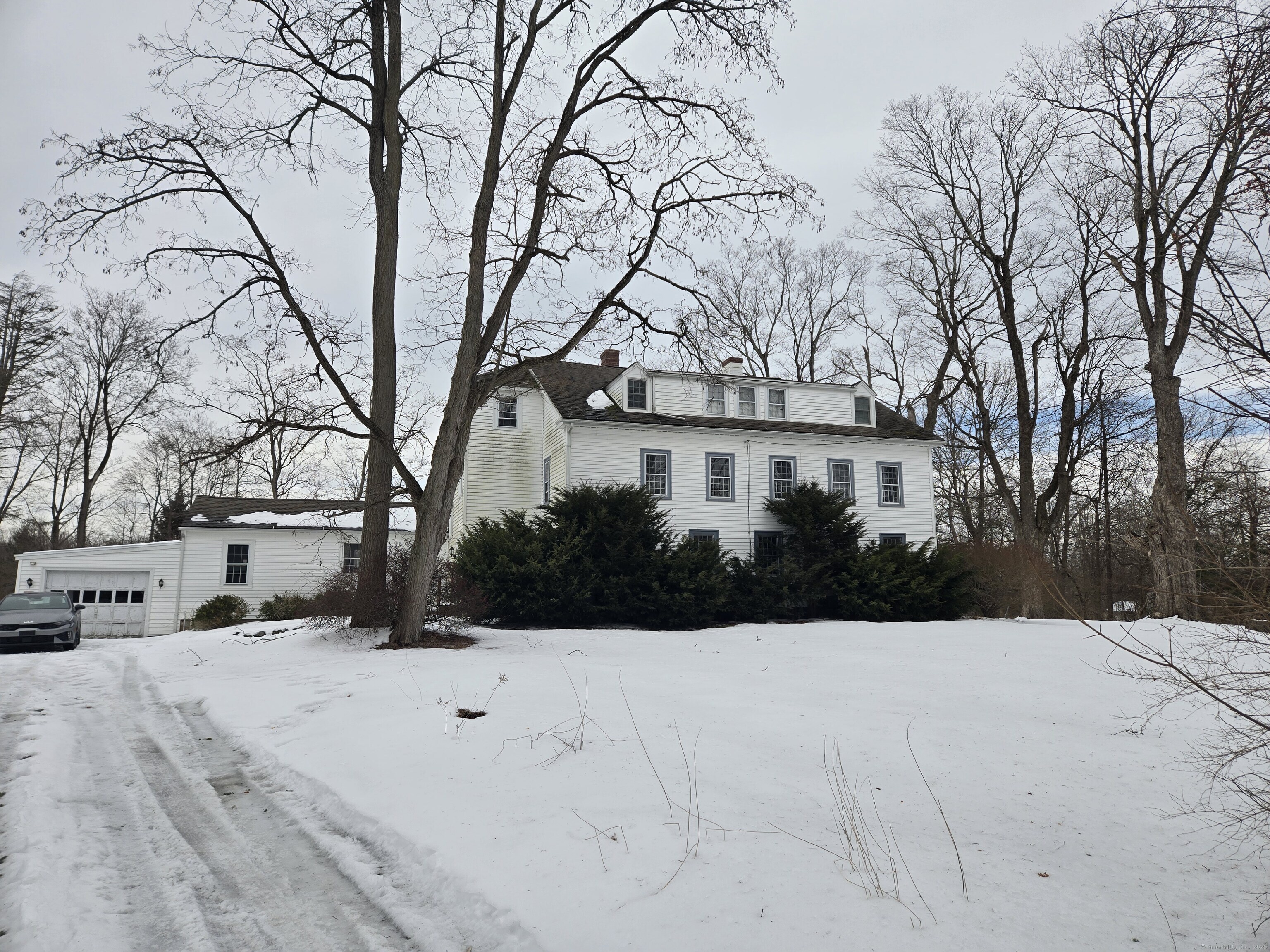 N Lake Street 1st Floor, Litchfield, Connecticut - 1 Bathrooms  
7 Rooms - 