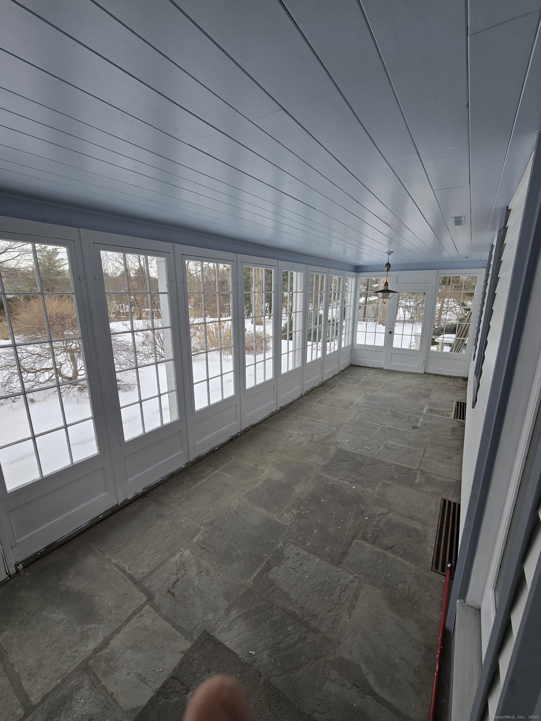10 North Lake Street 1st Floor