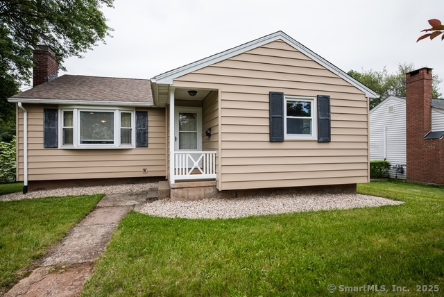 Property for Sale at Summit Street, Newington, Connecticut - Bedrooms: 3 
Bathrooms: 1 
Rooms: 6  - $324,900