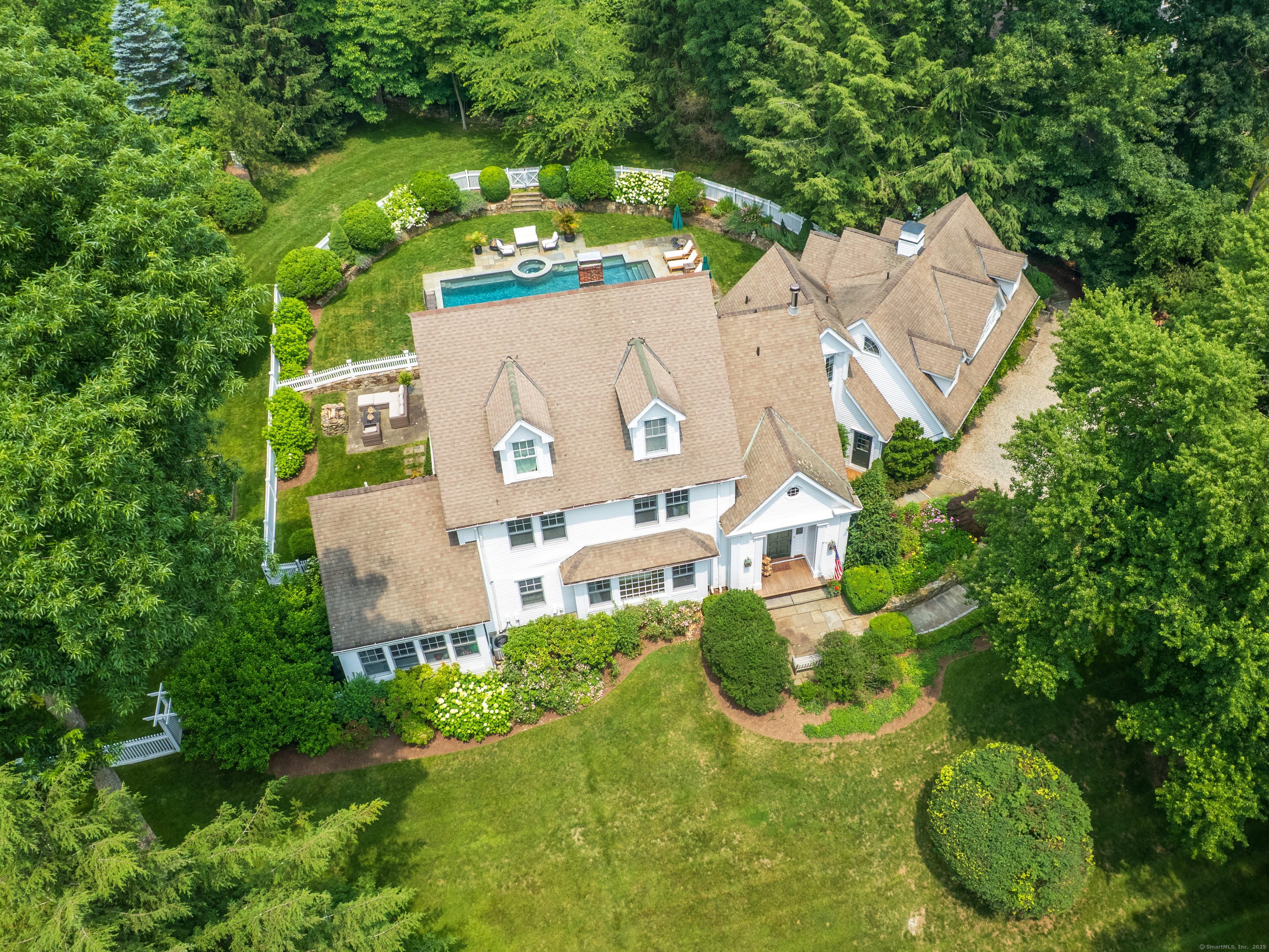 Property for Sale at Cobbs Mill Road, Wilton, Connecticut - Bedrooms: 4 
Bathrooms: 7 
Rooms: 9  - $1,899,000