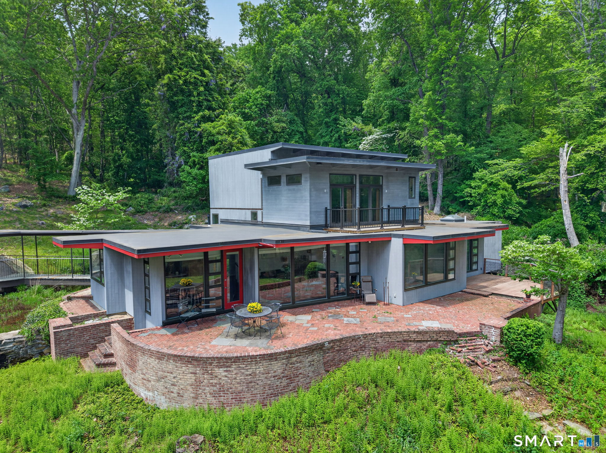 112 River Road