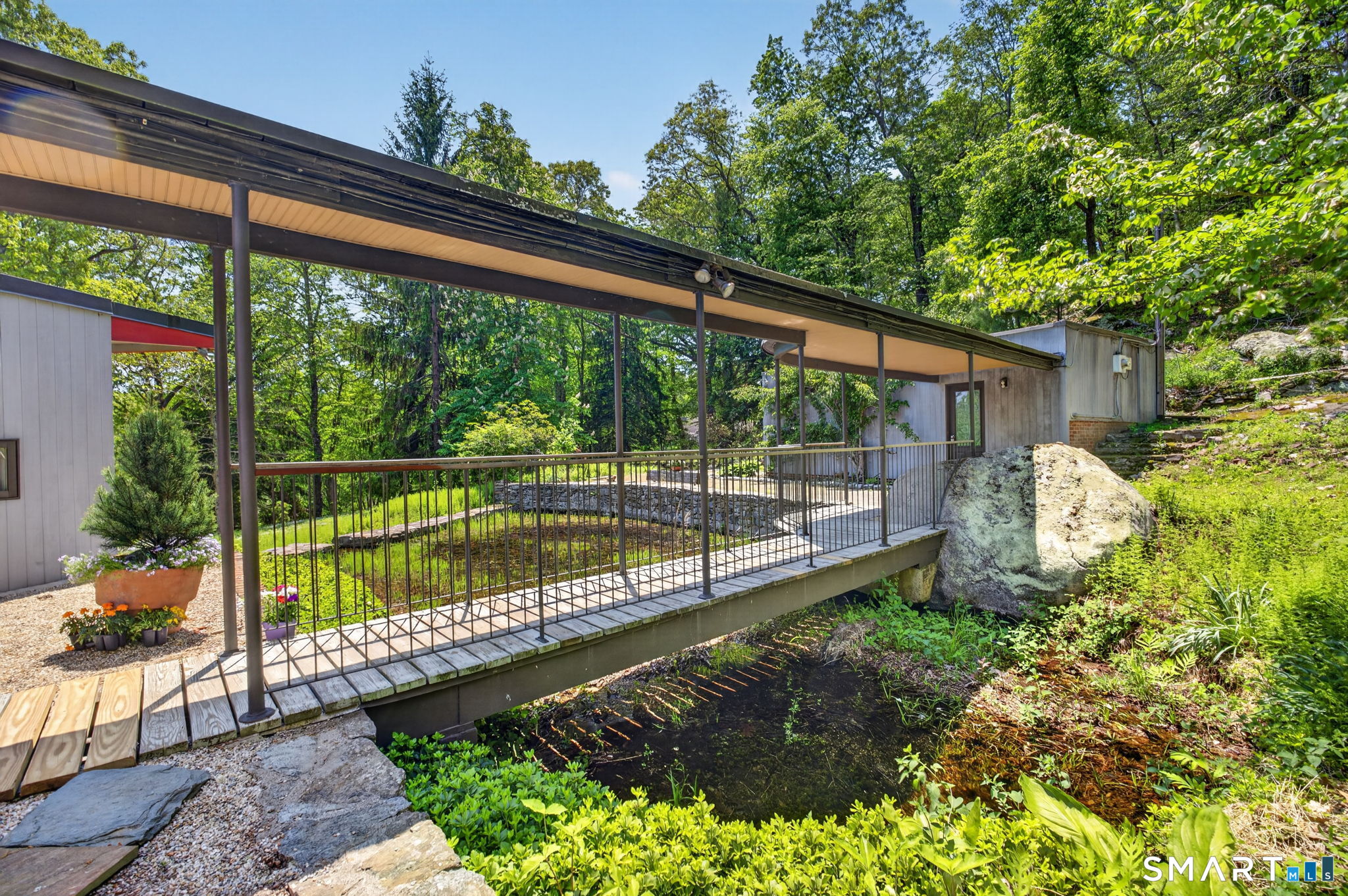 112 River Road