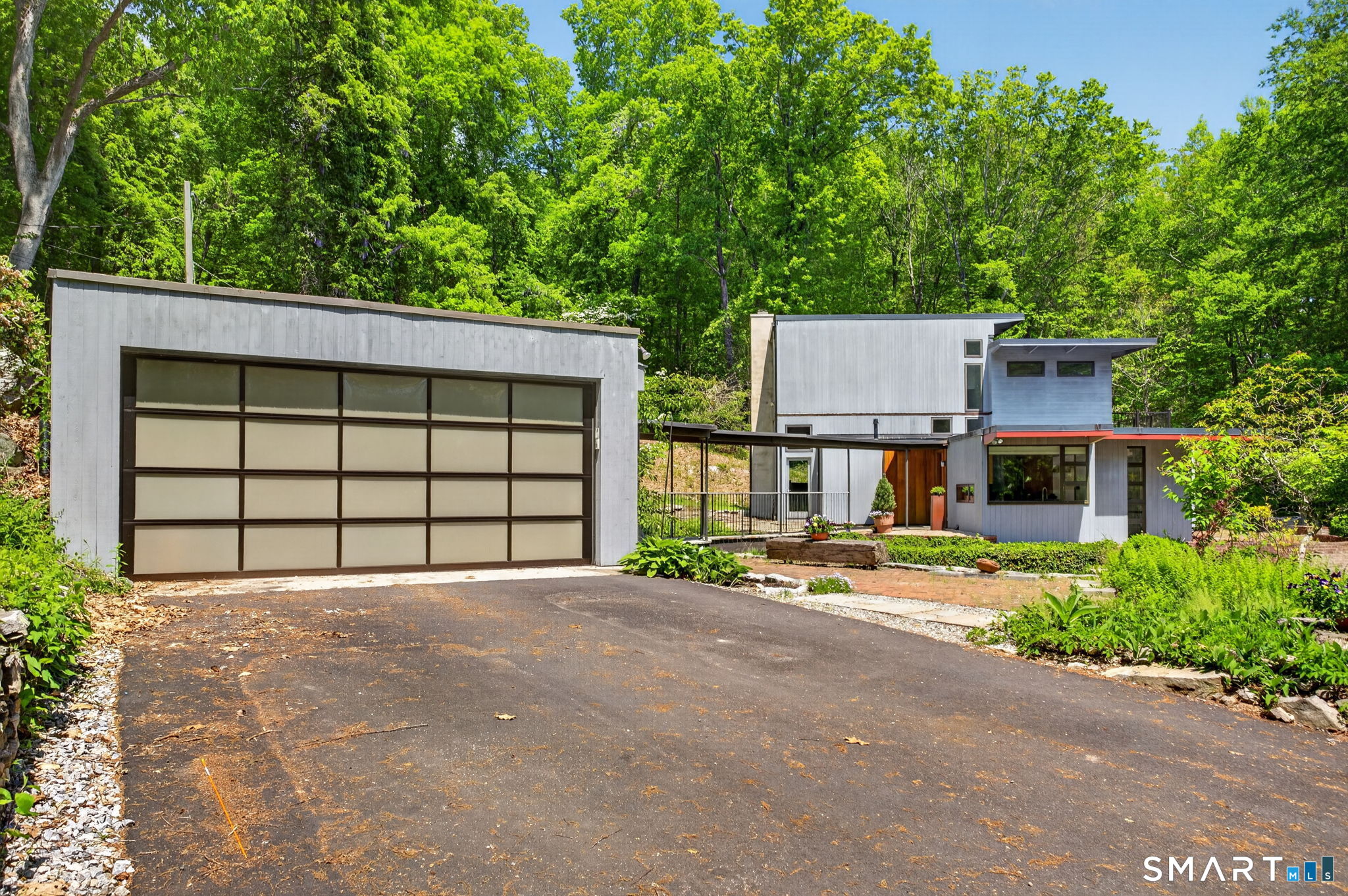 112 River Road