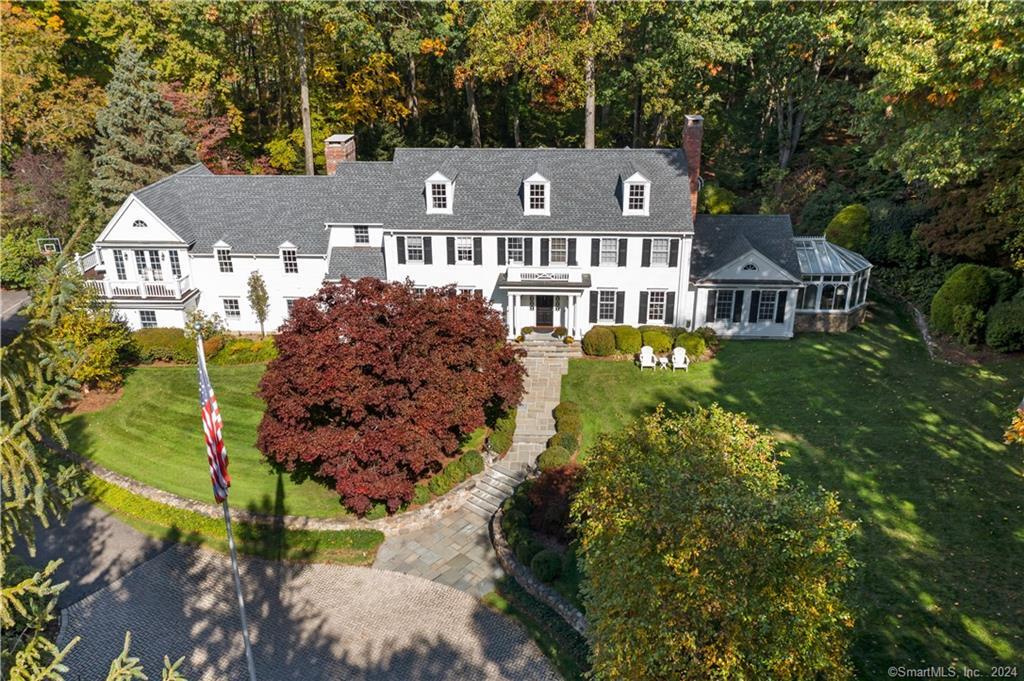 627 Laurel Road, New Canaan, Connecticut - 5 Bedrooms  
6 Bathrooms  
14 Rooms - 