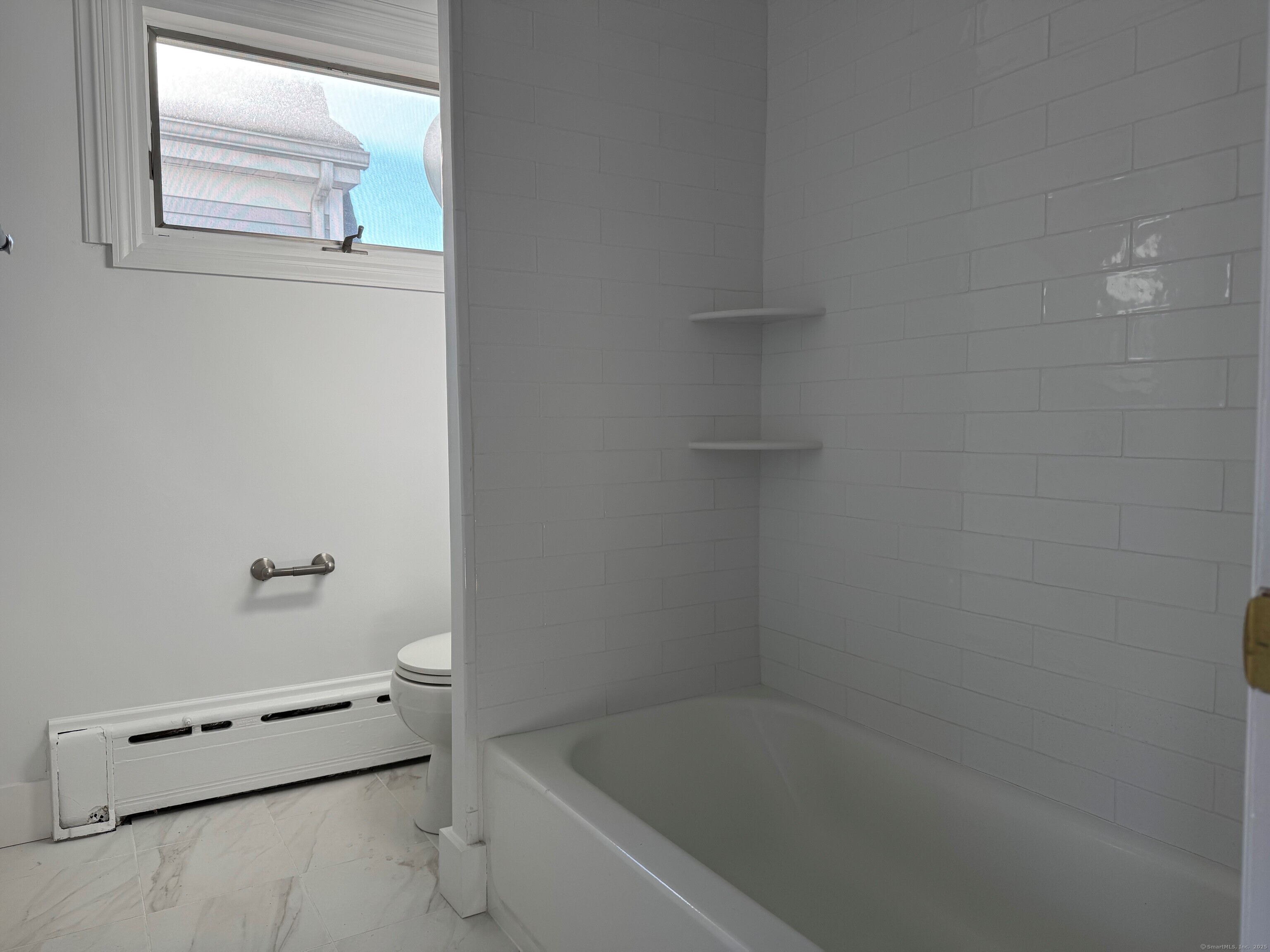 Greenwich, Connecticut 06830, United States, 3 Bedrooms Bedrooms, ,1 BathroomBathrooms,Residential,Active,20714