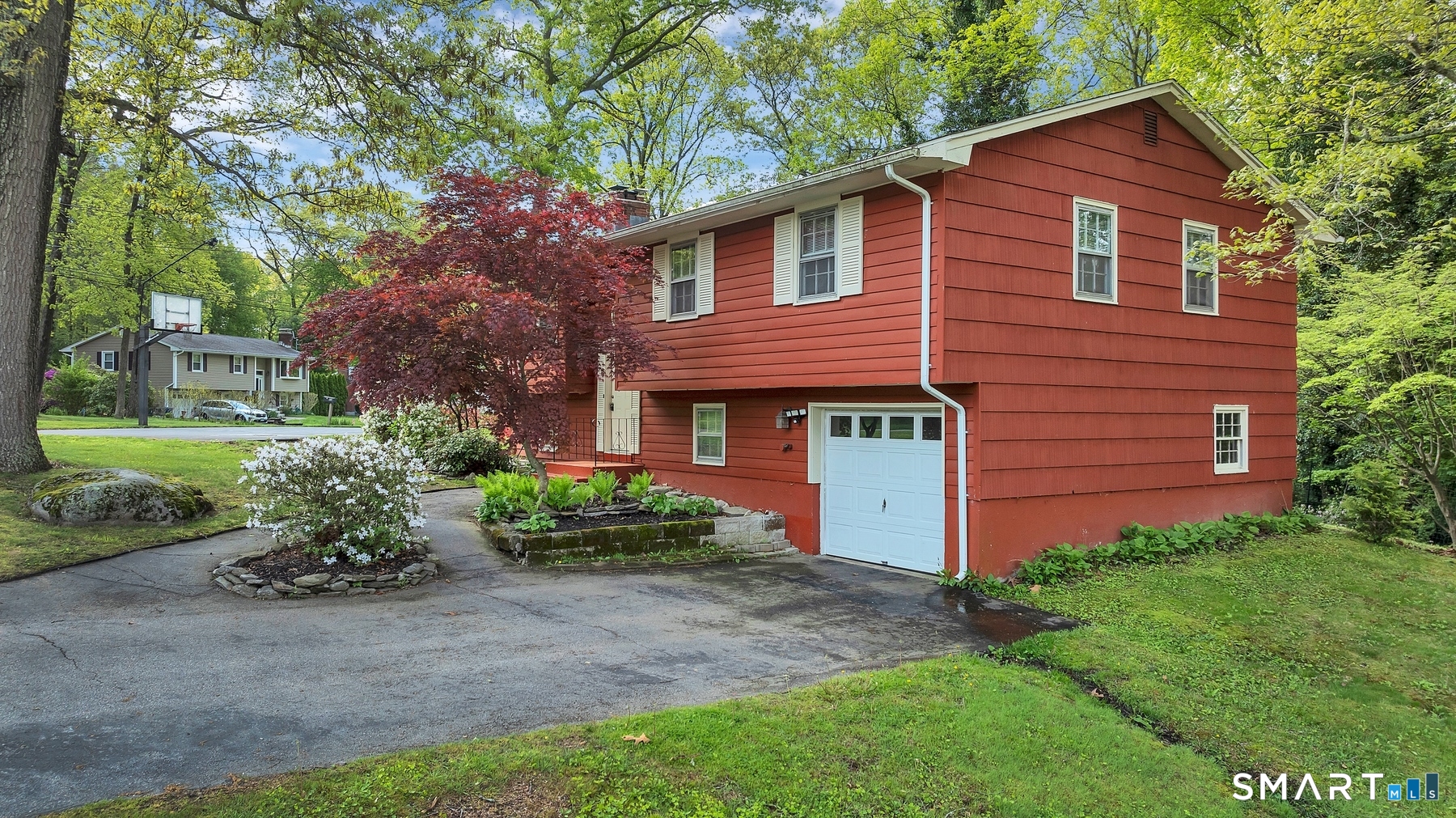 1 Holly Lane