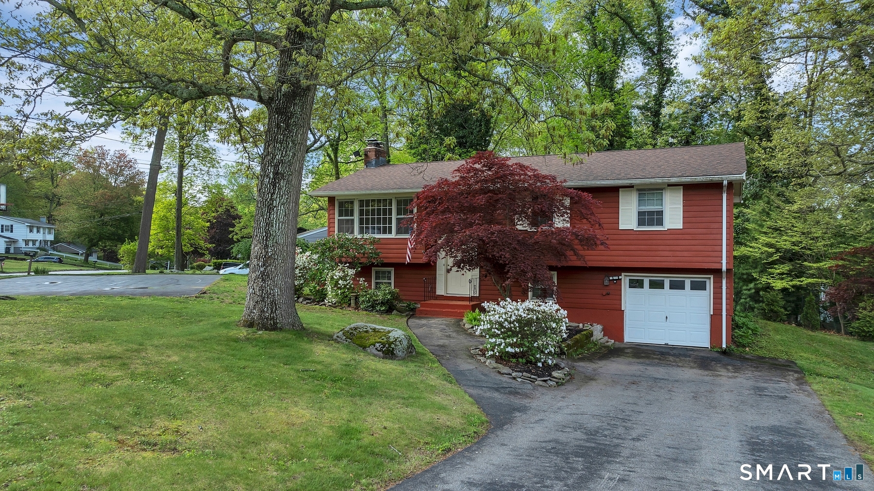 1 Holly Lane