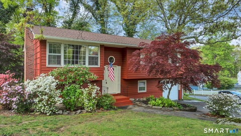 Homes For Sale - 1 Holly Lane<br/> Ledyard, CT 06335