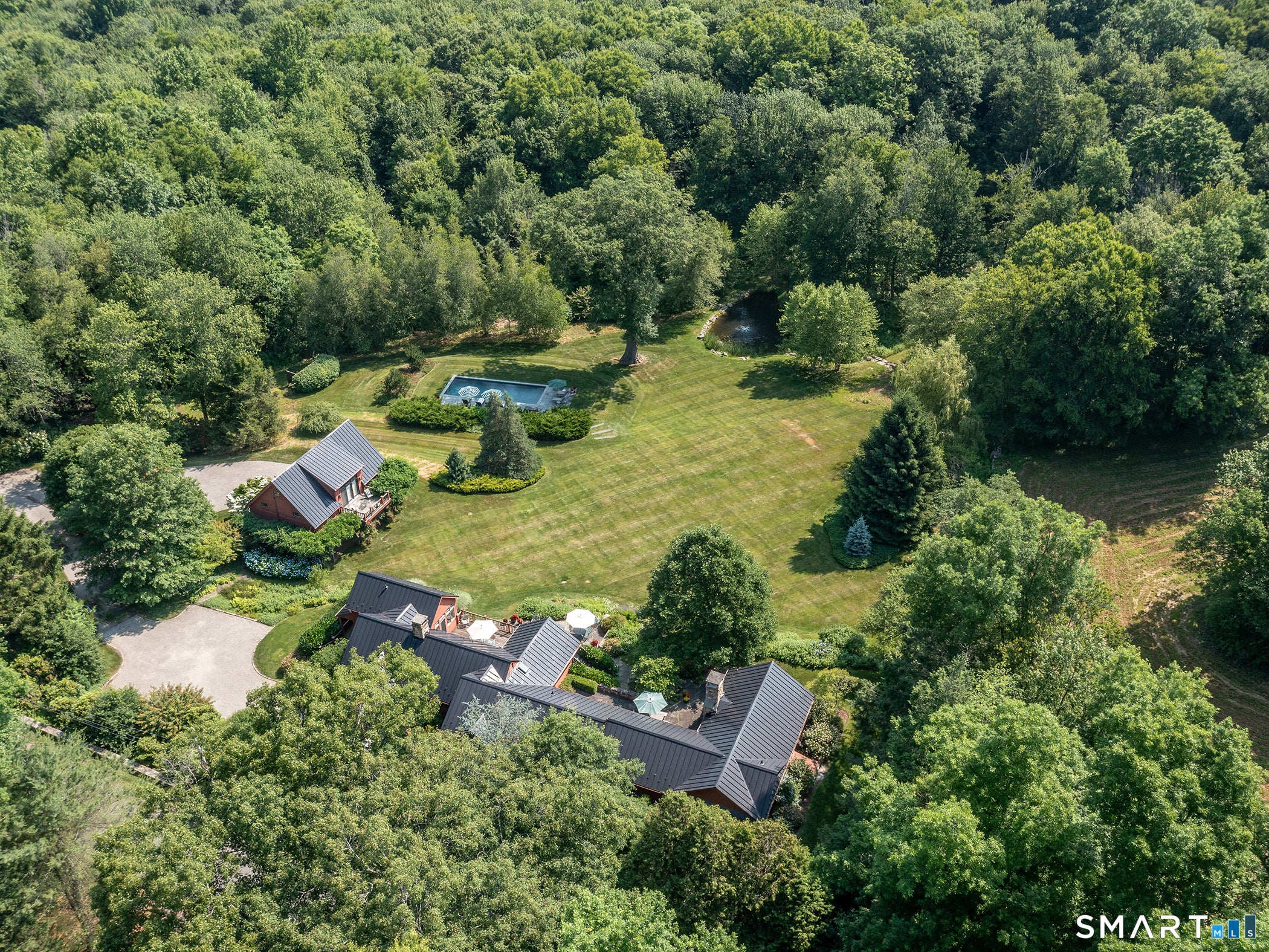 35 Schoolhouse Road