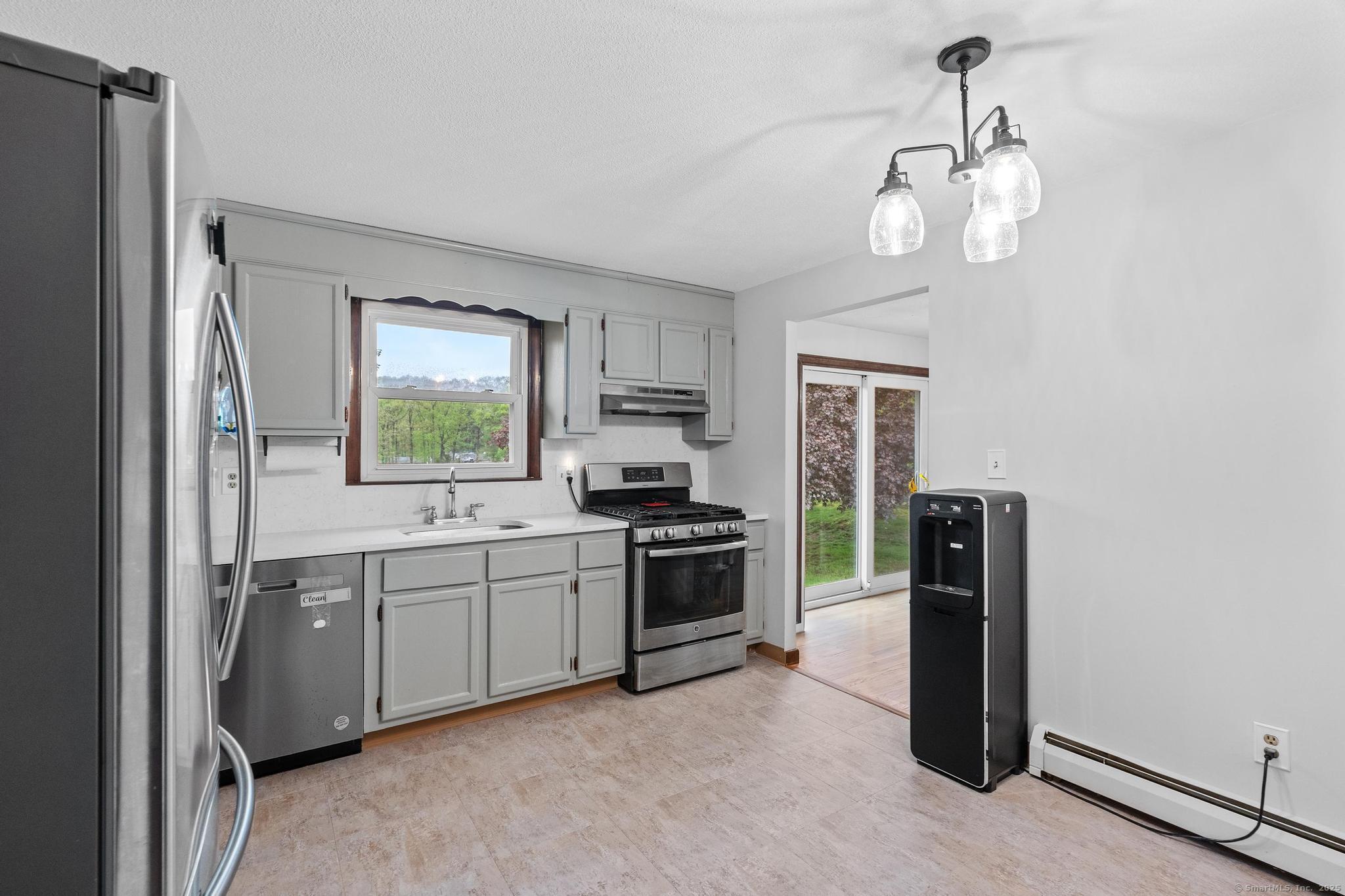 388 May Road, East Hartford, Connecticut image 8