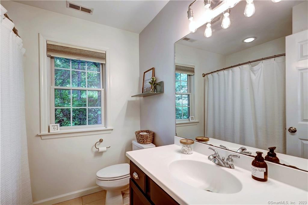 Photo 22 of 40 of 21 Candlewood Drive house