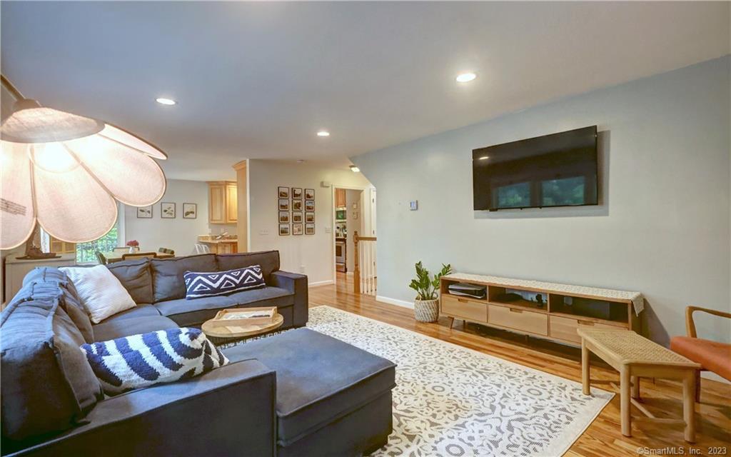 Photo 6 of 40 of 21 Candlewood Drive house