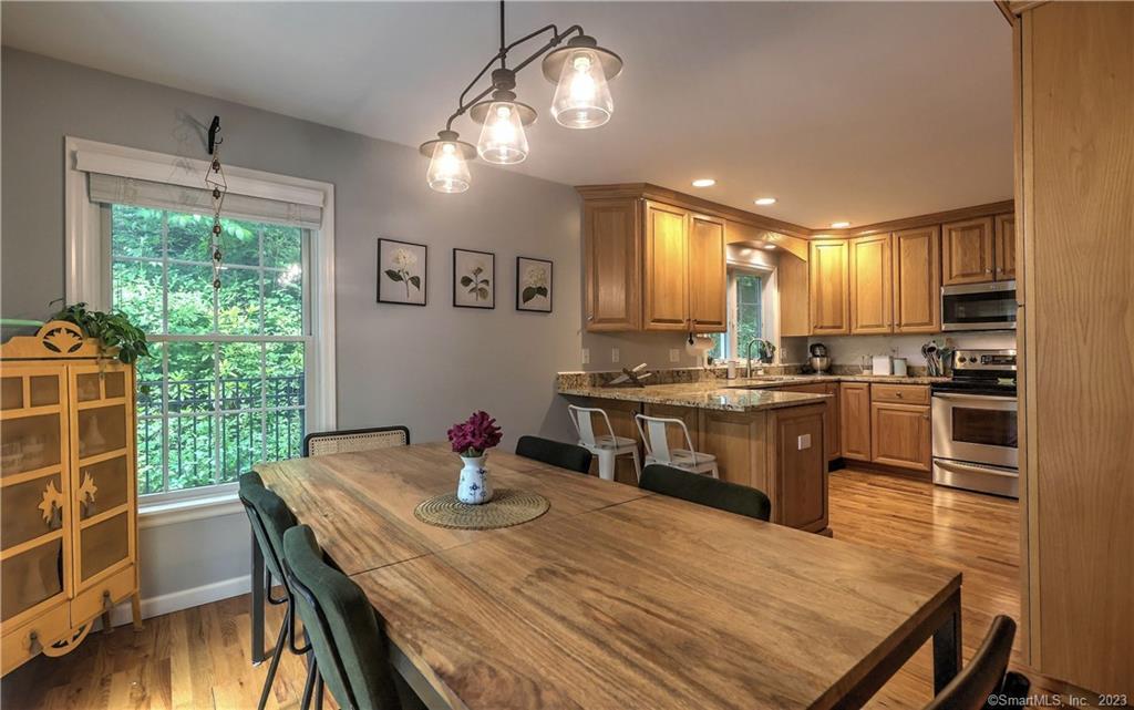 Photo 7 of 40 of 21 Candlewood Drive house
