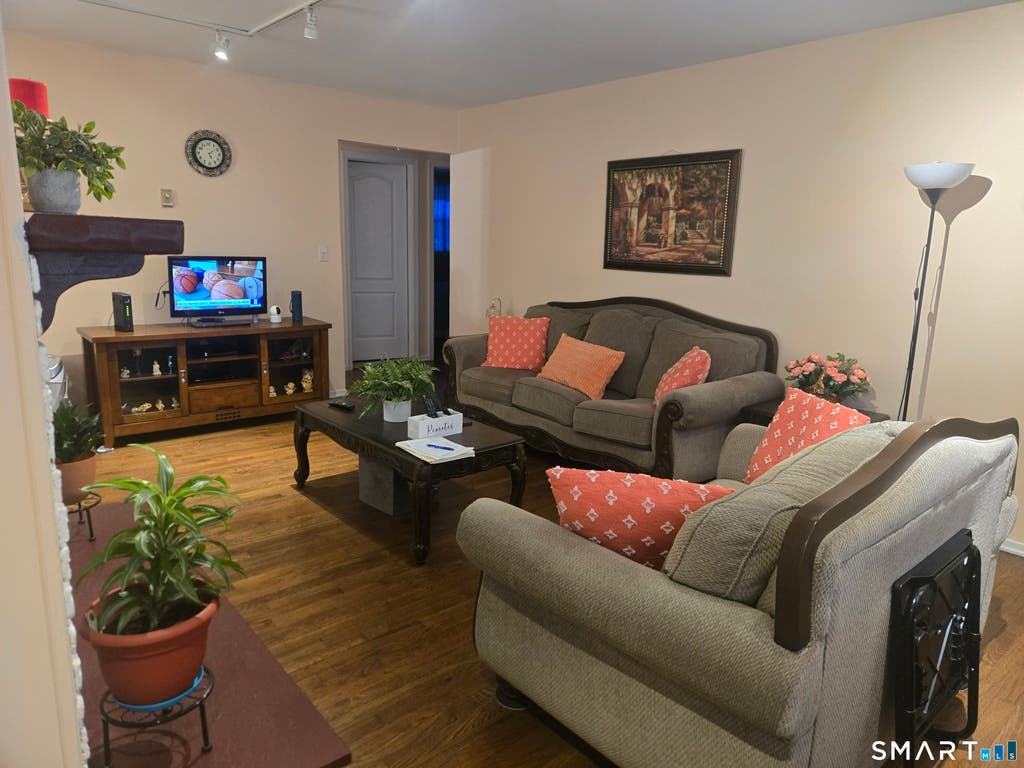 Photo of 1307 Hope Street #B4, Stamford, CT 06907 (MLS # 24180006)