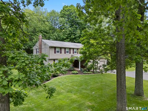Photo of 14 Amy Lane, Simsbury, CT 06070 (MLS # 24175131)