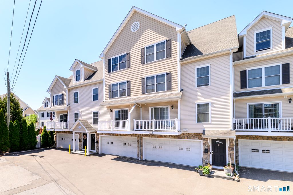 Photo of 2 Finney Lane #31, Stamford, CT 06902 (MLS # 24170395)