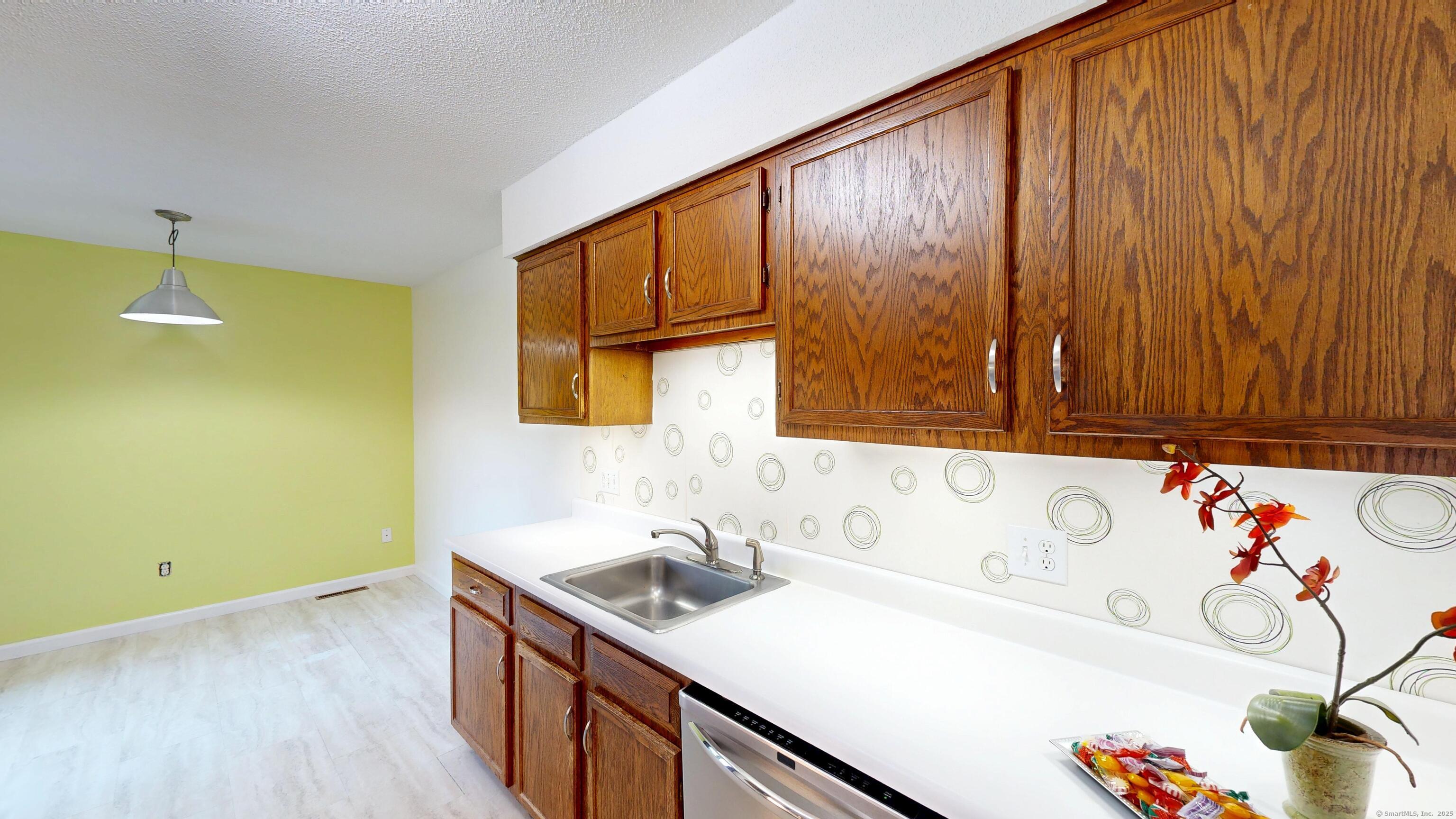 40 Derbyshire #40, Derby, Connecticut image 12