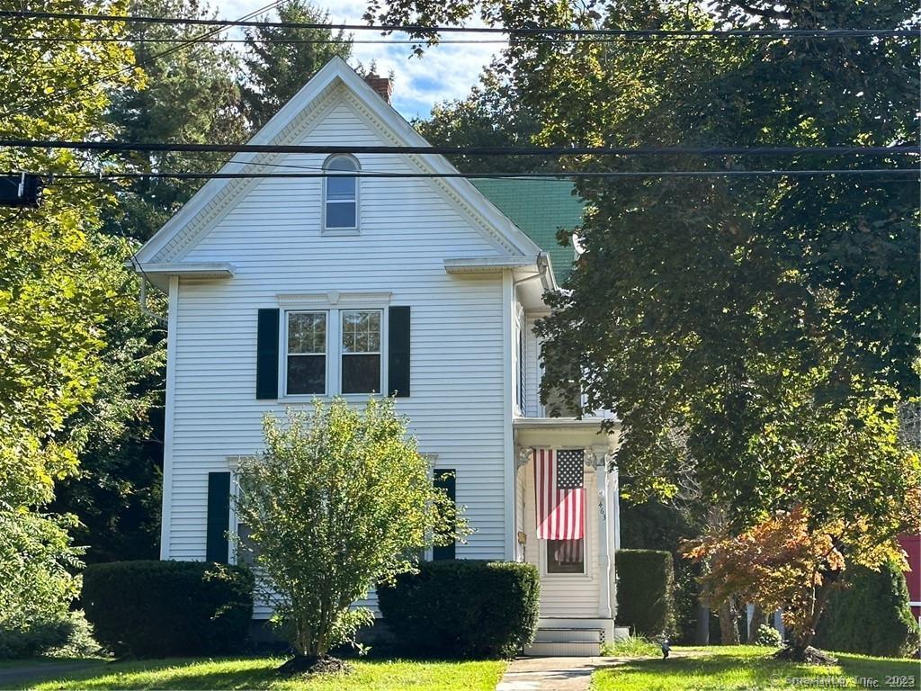 N Main Street 2, Wallingford, Connecticut - 2 Bedrooms  
1 Bathrooms  
4 Rooms - 