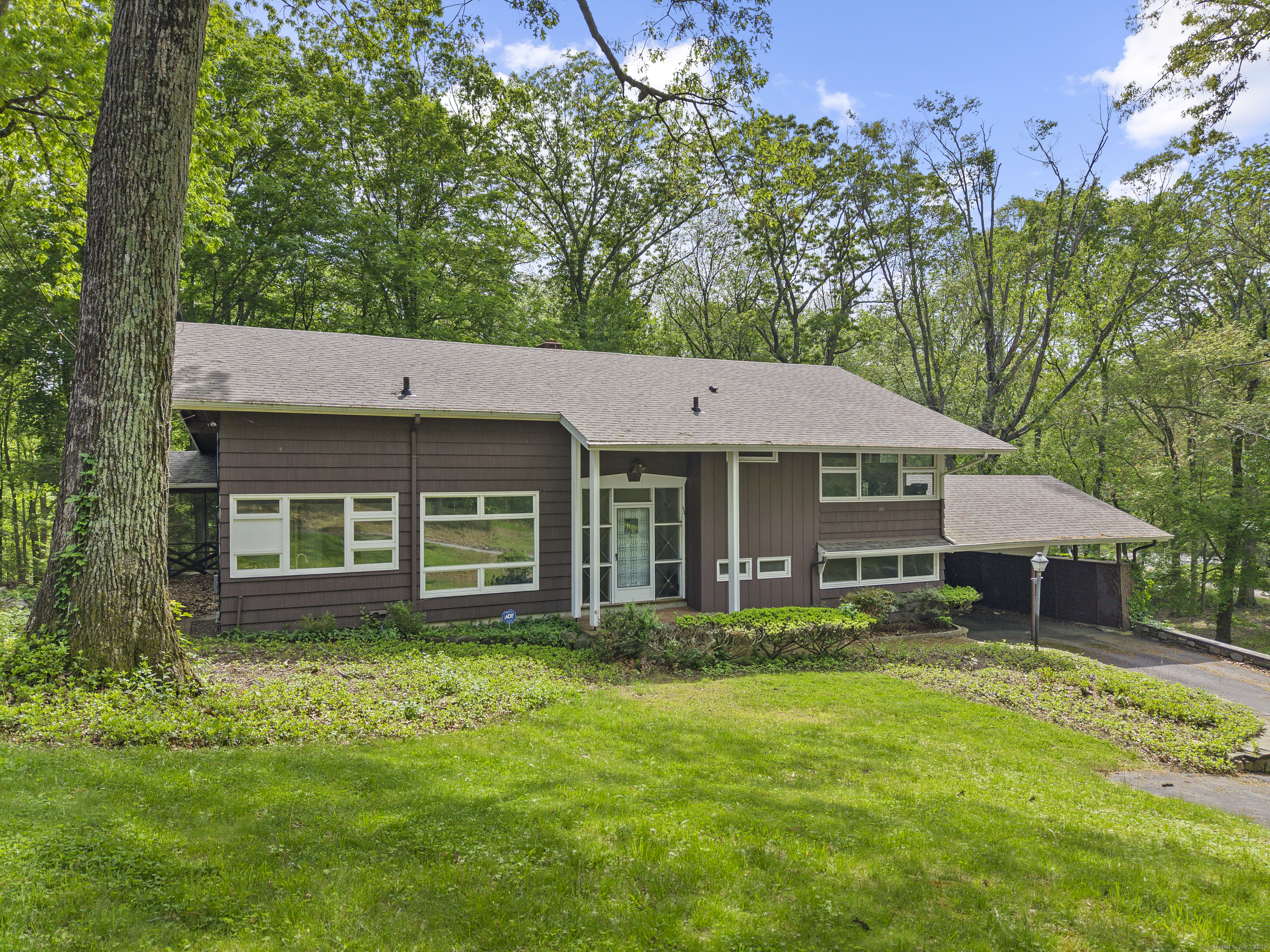 Property for Sale at Indian Spring Lane, Norwich, Connecticut - Bedrooms: 3 
Bathrooms: 3 
Rooms: 6  - $375,000