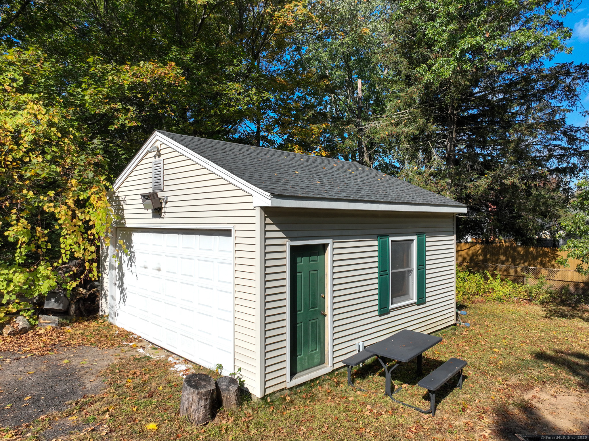 East Hartford, Connecticut 06118, United States, 4 Bedrooms Bedrooms, ,2 BathroomsBathrooms,Residential,Pending,230592