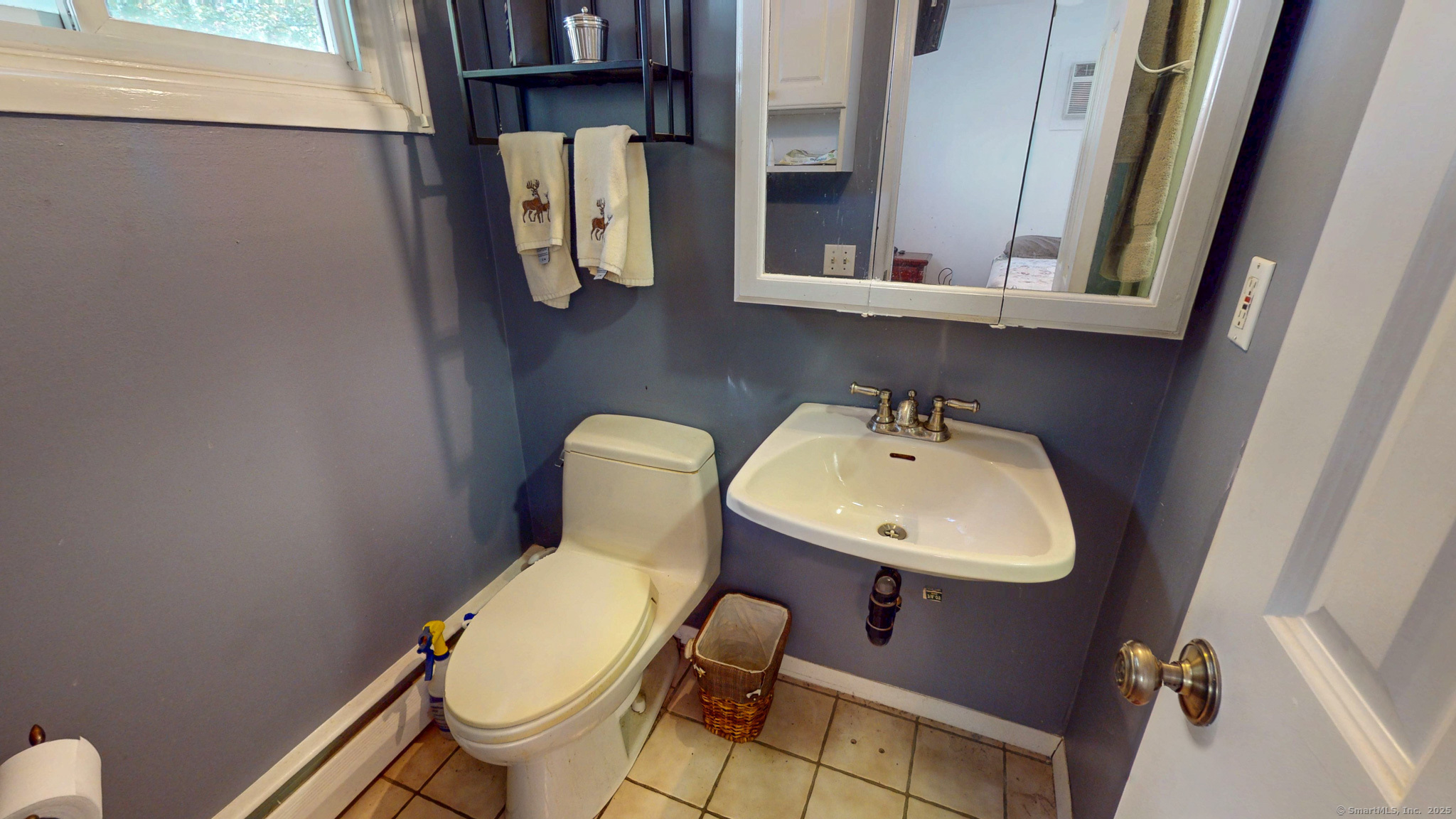 East Hartford, Connecticut 06118, United States, 4 Bedrooms Bedrooms, ,2 BathroomsBathrooms,Residential,Pending,230592