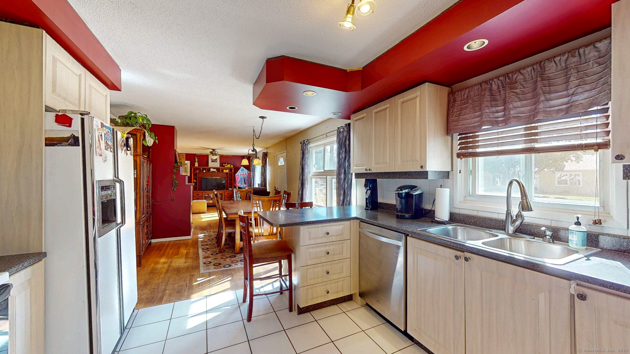 East Hartford, Connecticut 06118, United States, 4 Bedrooms Bedrooms, ,2 BathroomsBathrooms,Residential,Pending,230592