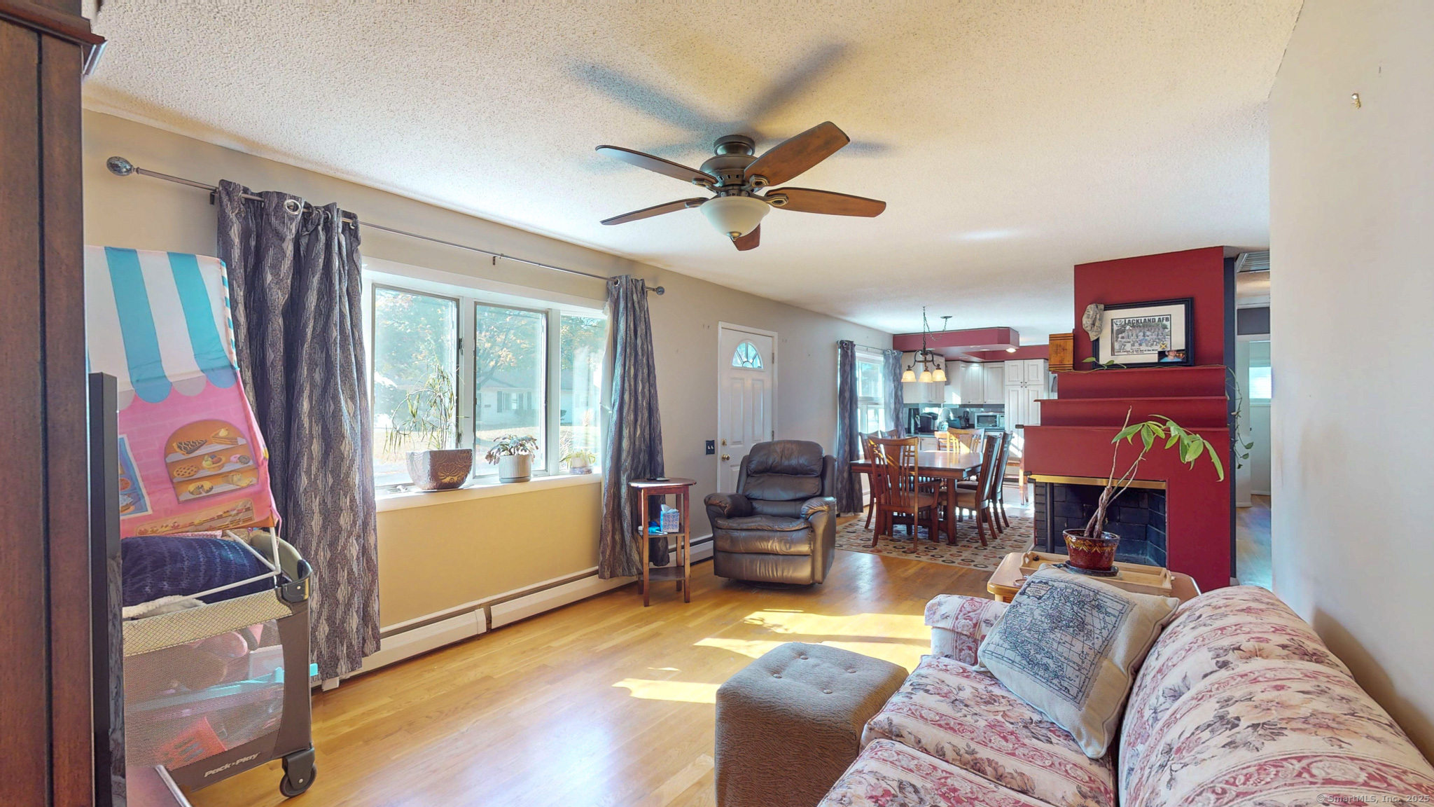 East Hartford, Connecticut 06118, United States, 4 Bedrooms Bedrooms, ,2 BathroomsBathrooms,Residential,Pending,230592