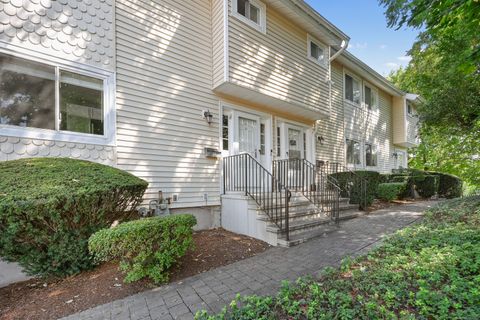 Photo of 75 Cos Cob Avenue #APT 14, Greenwich, CT 06807 (MLS # 24124034)