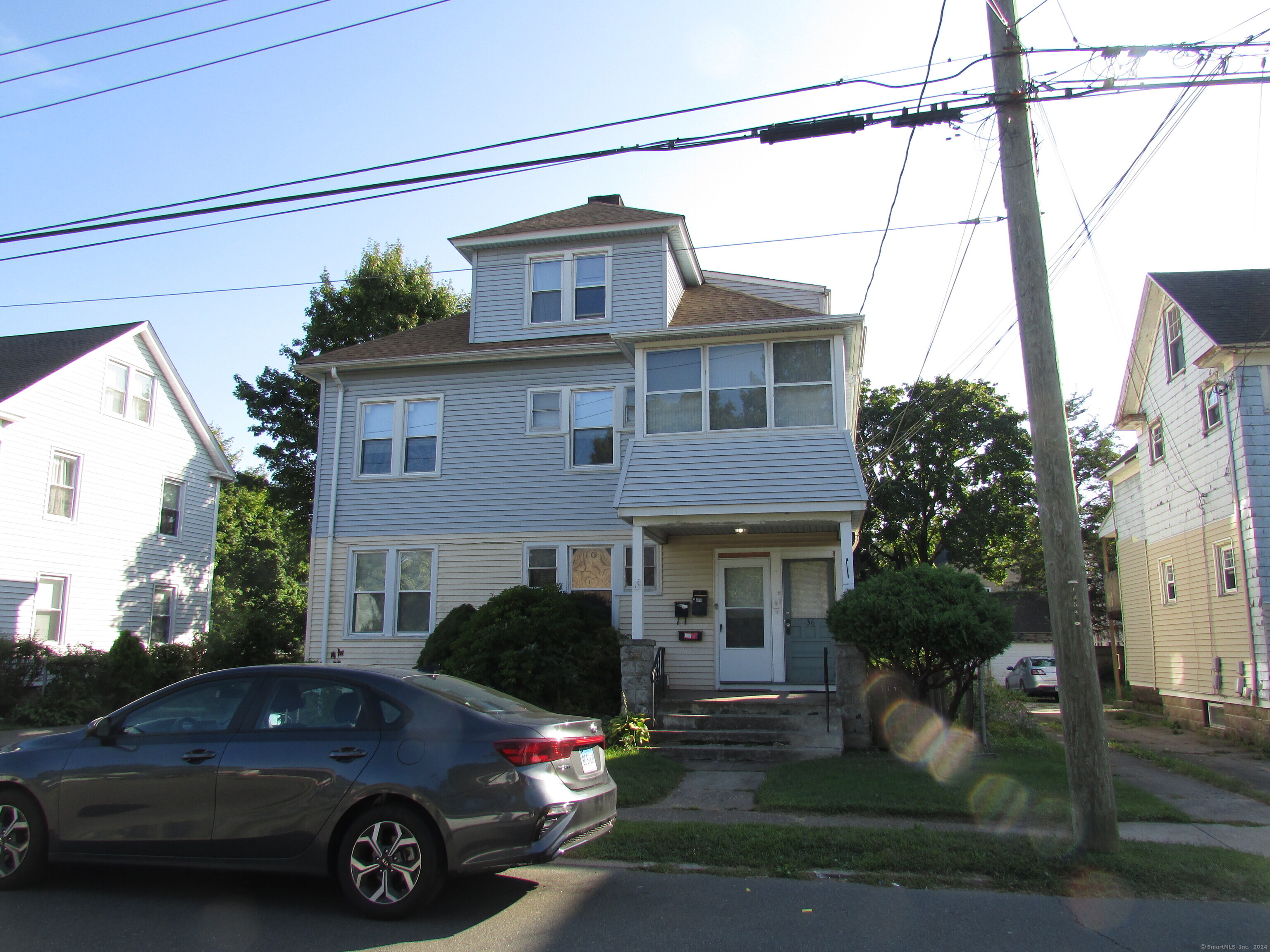 Property for Sale at Bradley Avenue, Hamden, Connecticut - Bedrooms: 5 
Bathrooms: 3 
Rooms: 13  - $499,000