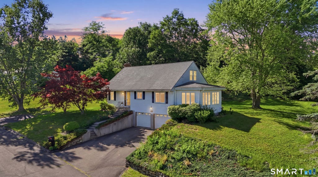 Photo of 30 Snipes Terrace, Middletown, CT 06457 (MLS # 24166872)