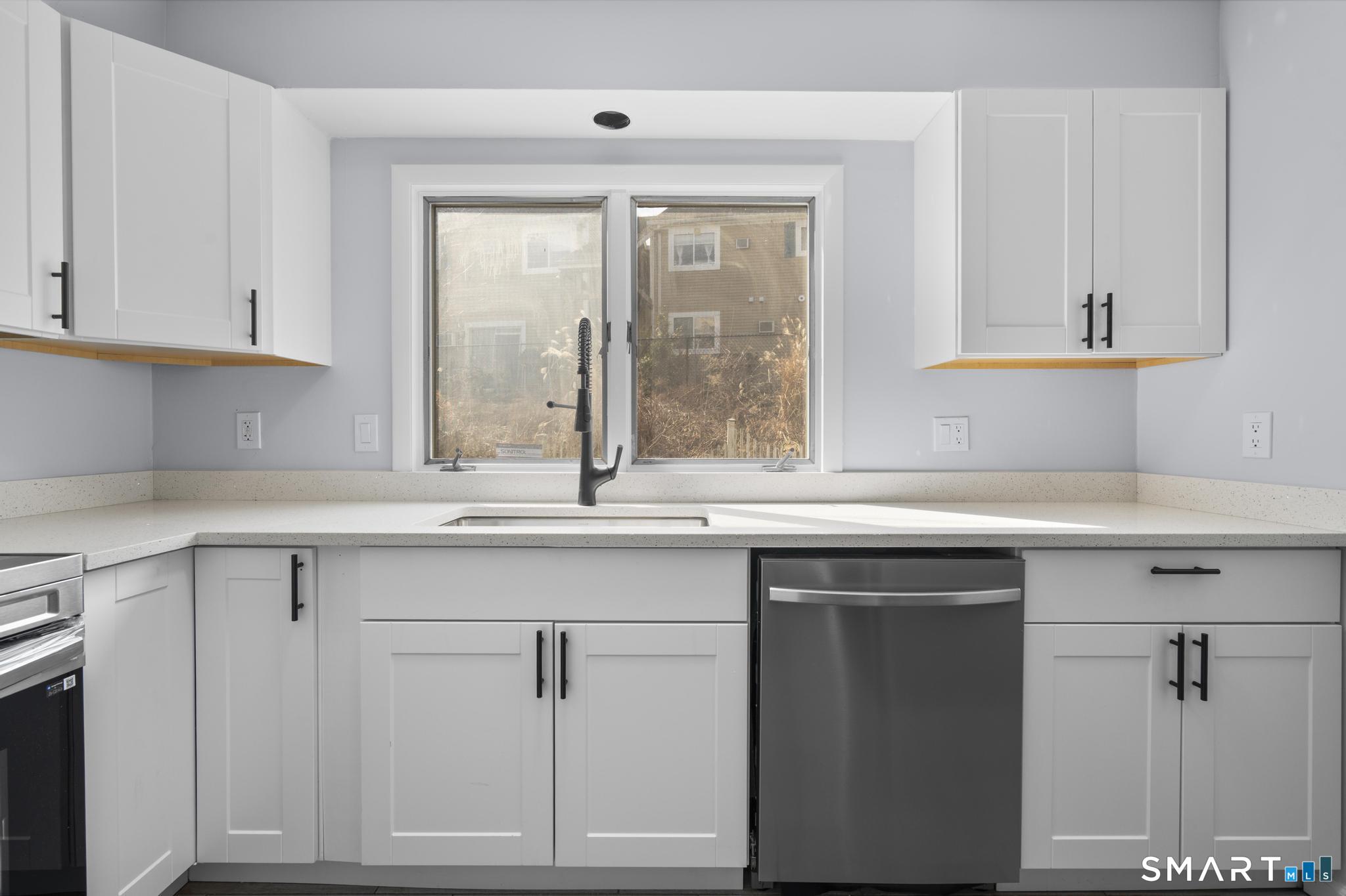 115 Flax Hill Road APT 6