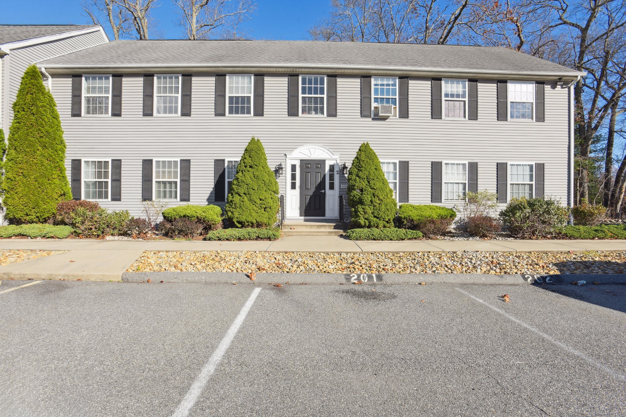 48 Kings Highway 202, Ledyard, Connecticut - 2 Bedrooms  
1 Bathrooms  
4 Rooms - 