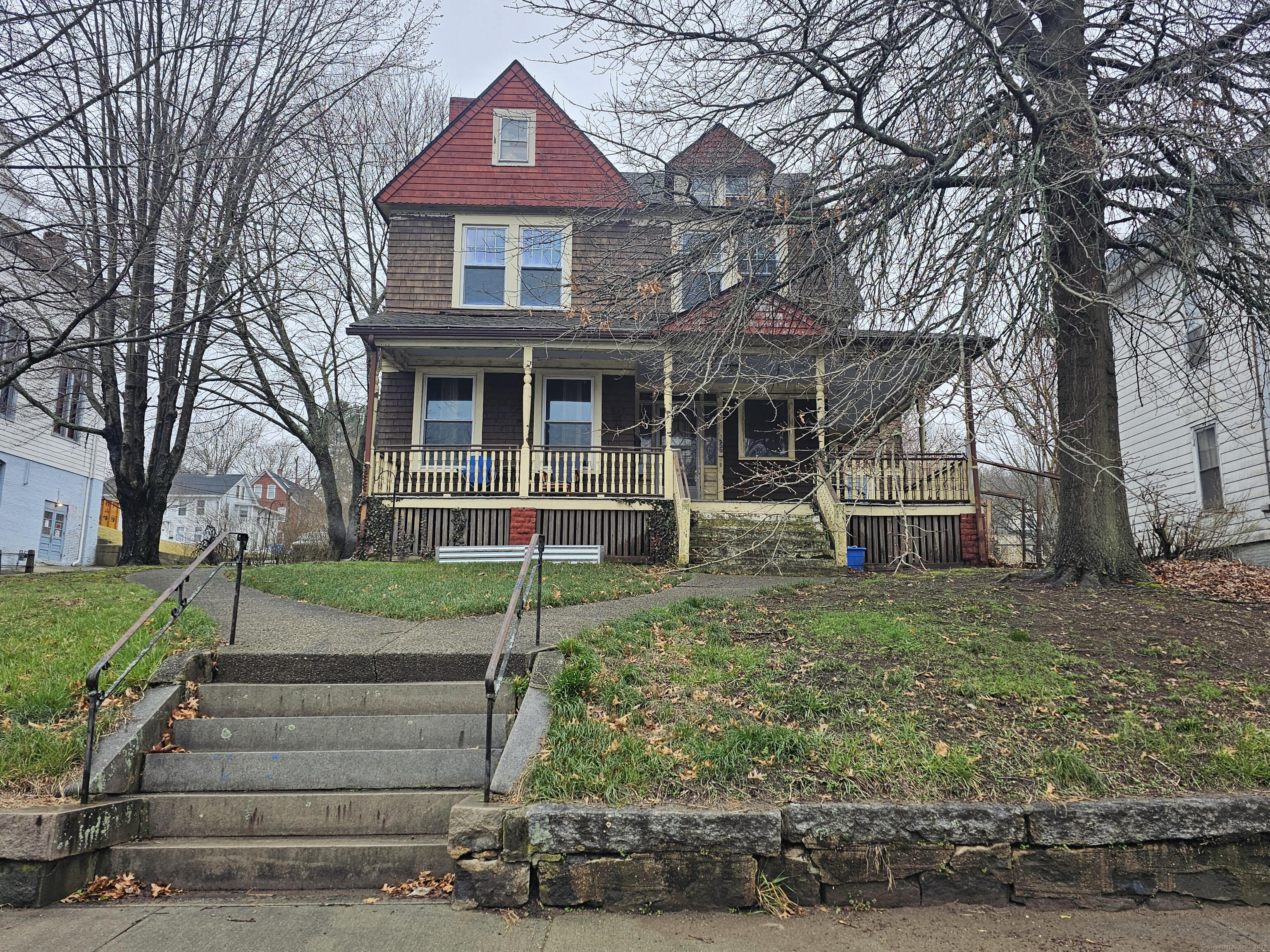 Central Avenue, Norwich, Connecticut - 5 Bedrooms  
2 Bathrooms  
11 Rooms - 