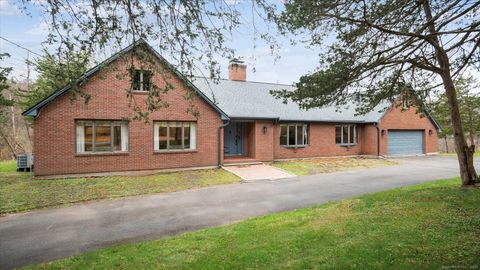 Photo of 63 Duncaster Road, Bloomfield, CT 06002 (MLS # 24143784)