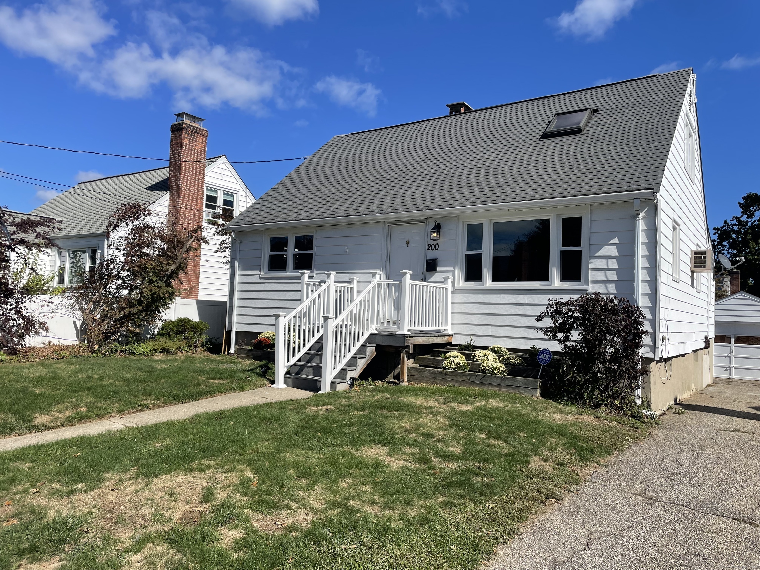 200 Stratfield Place