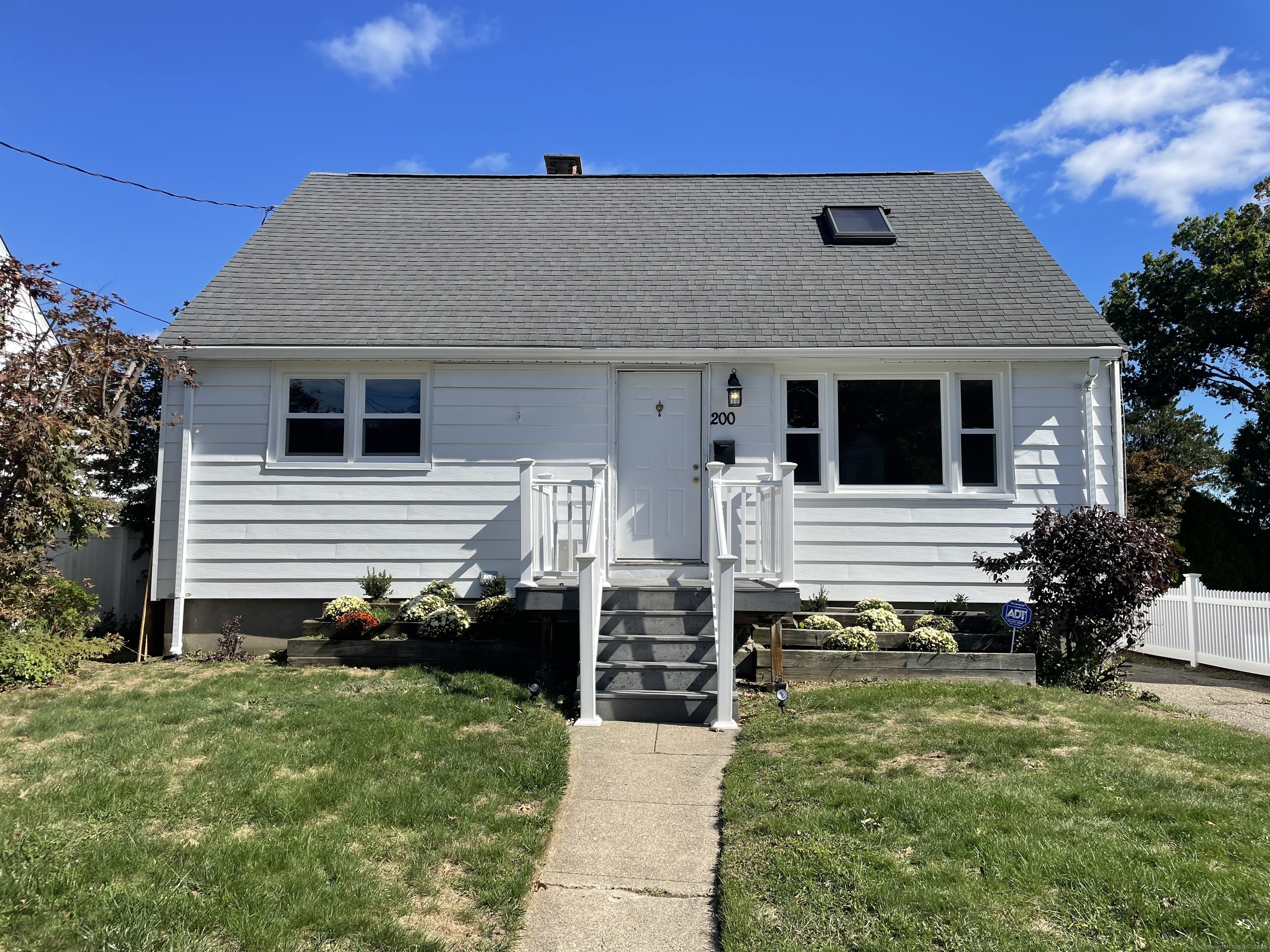 200 Stratfield Place