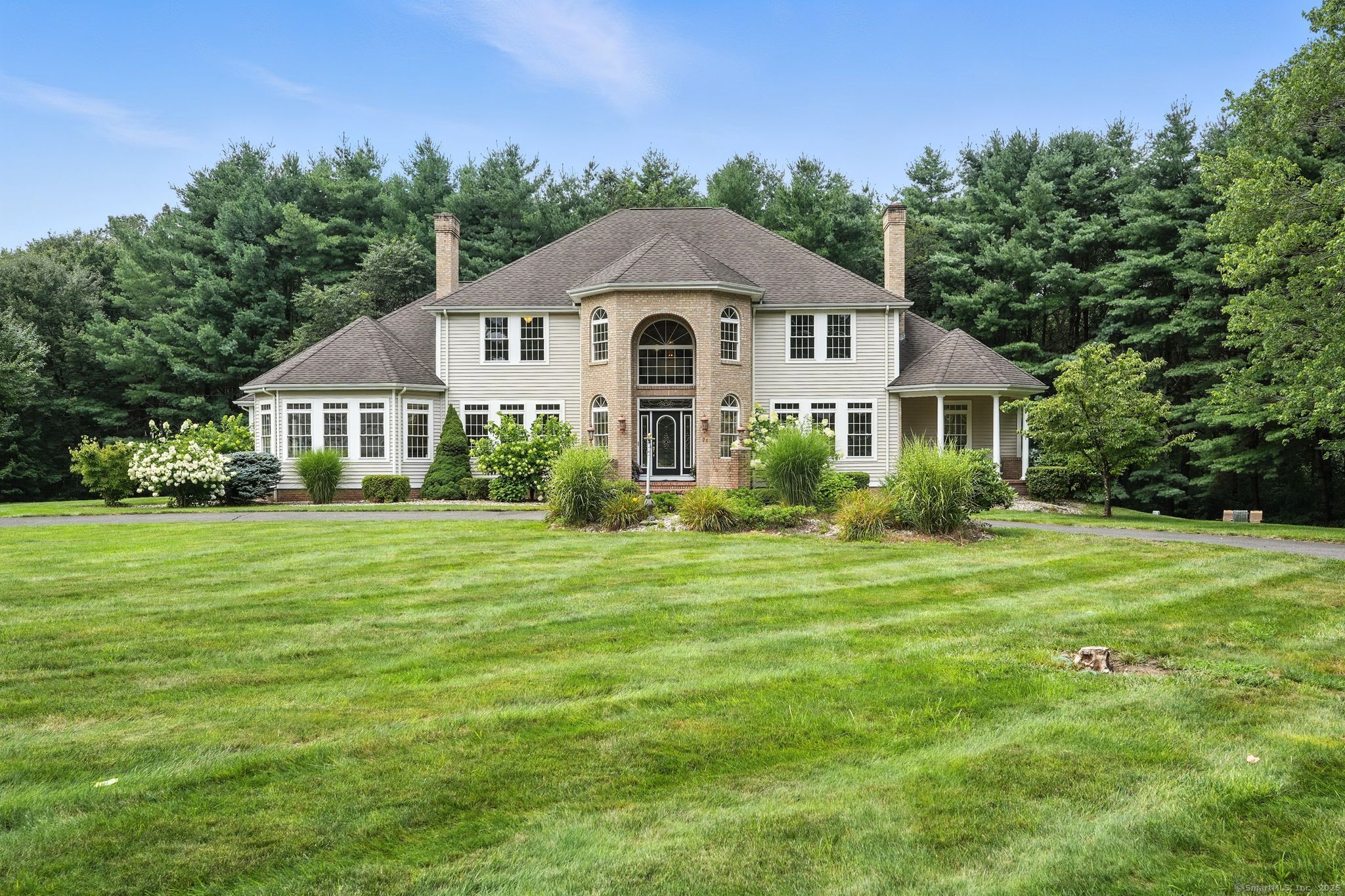28 Royal Manor