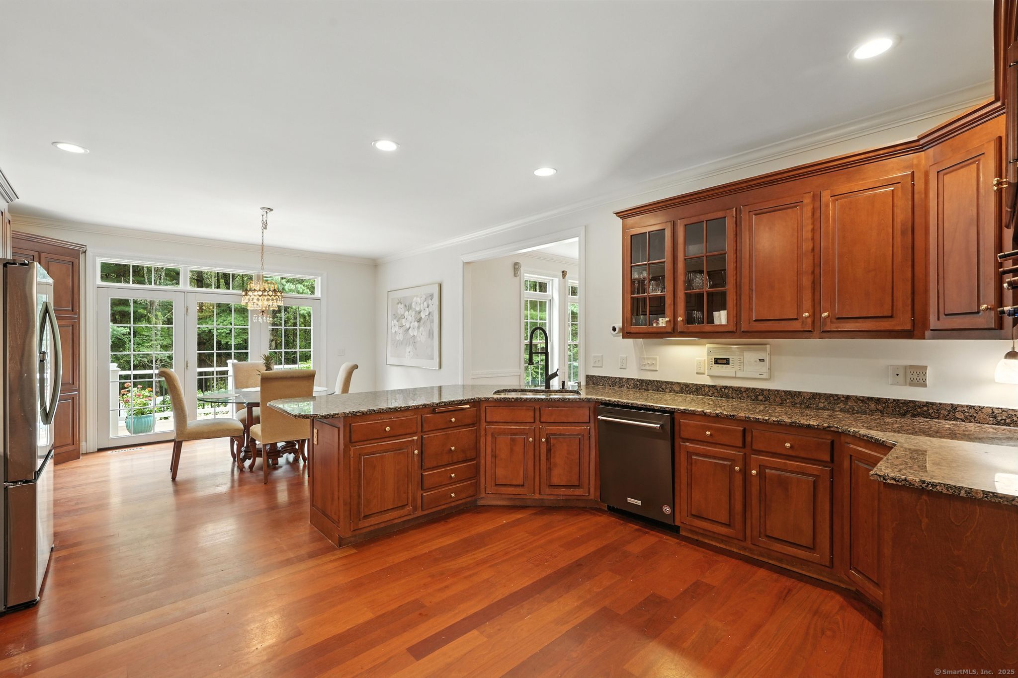 28 Royal Manor